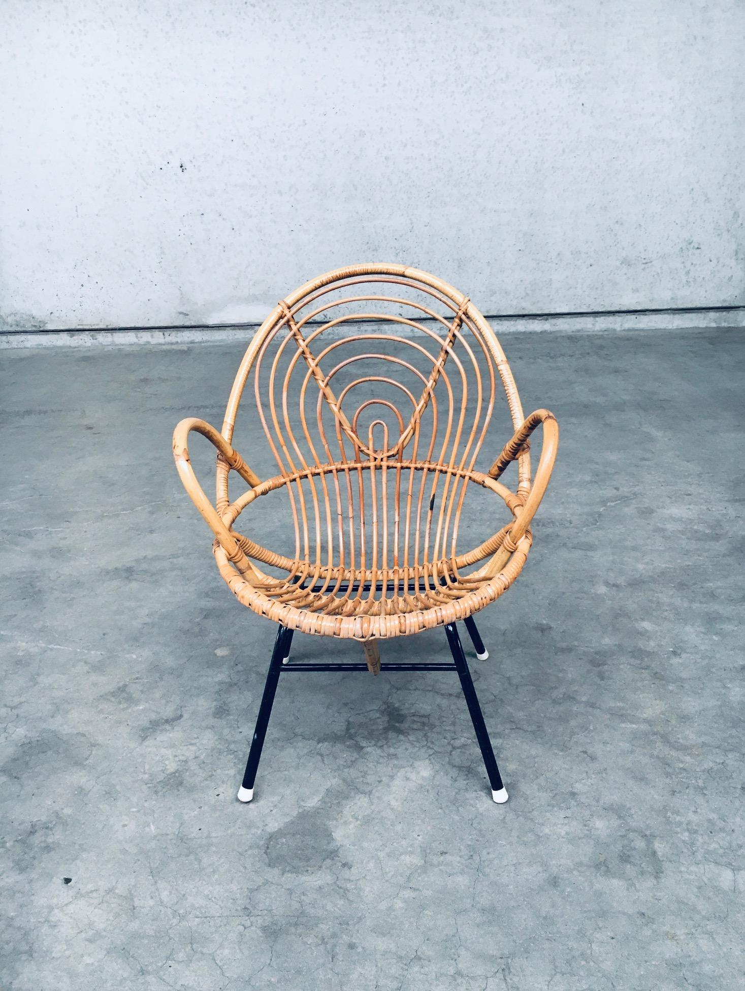 1960's Pair of Rattan Lounge Chairs by Rohe Noordwolde For Sale 4