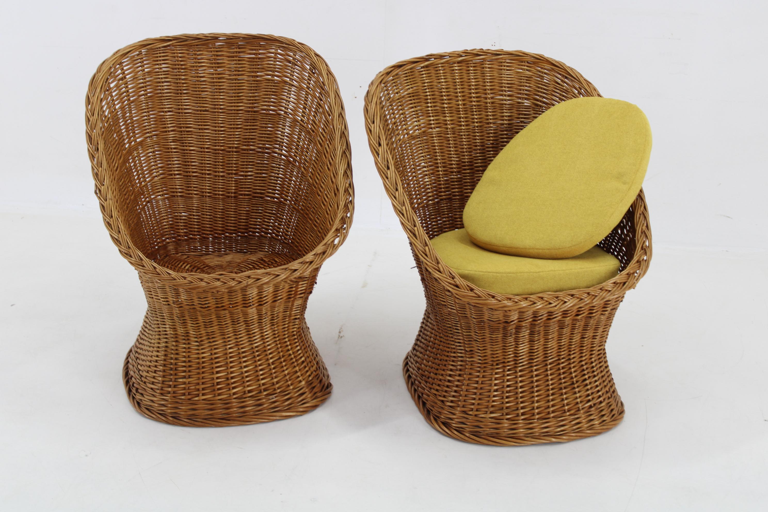 Paire de chaises longues en rotin des années 1960, Italie en vente 1