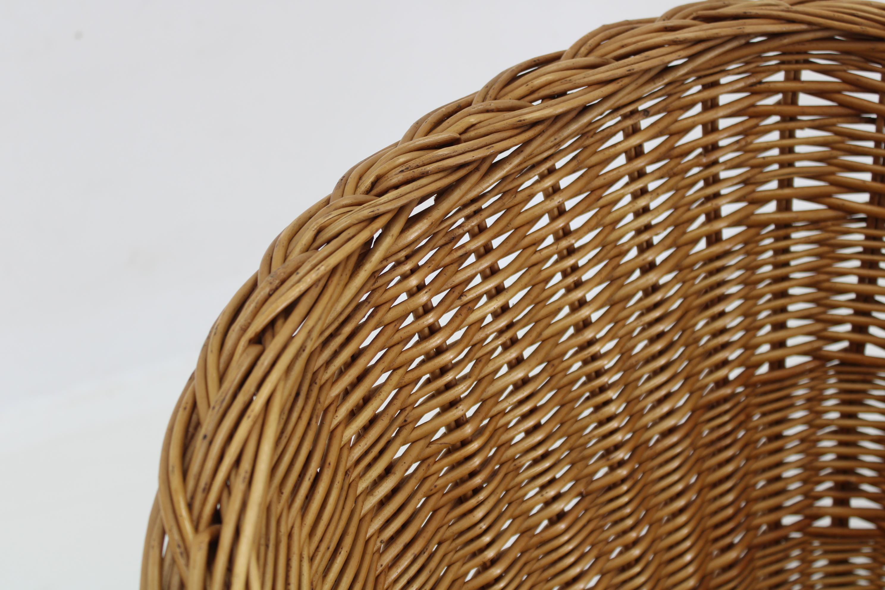 Paire de chaises longues en rotin des années 1960, Italie en vente 2