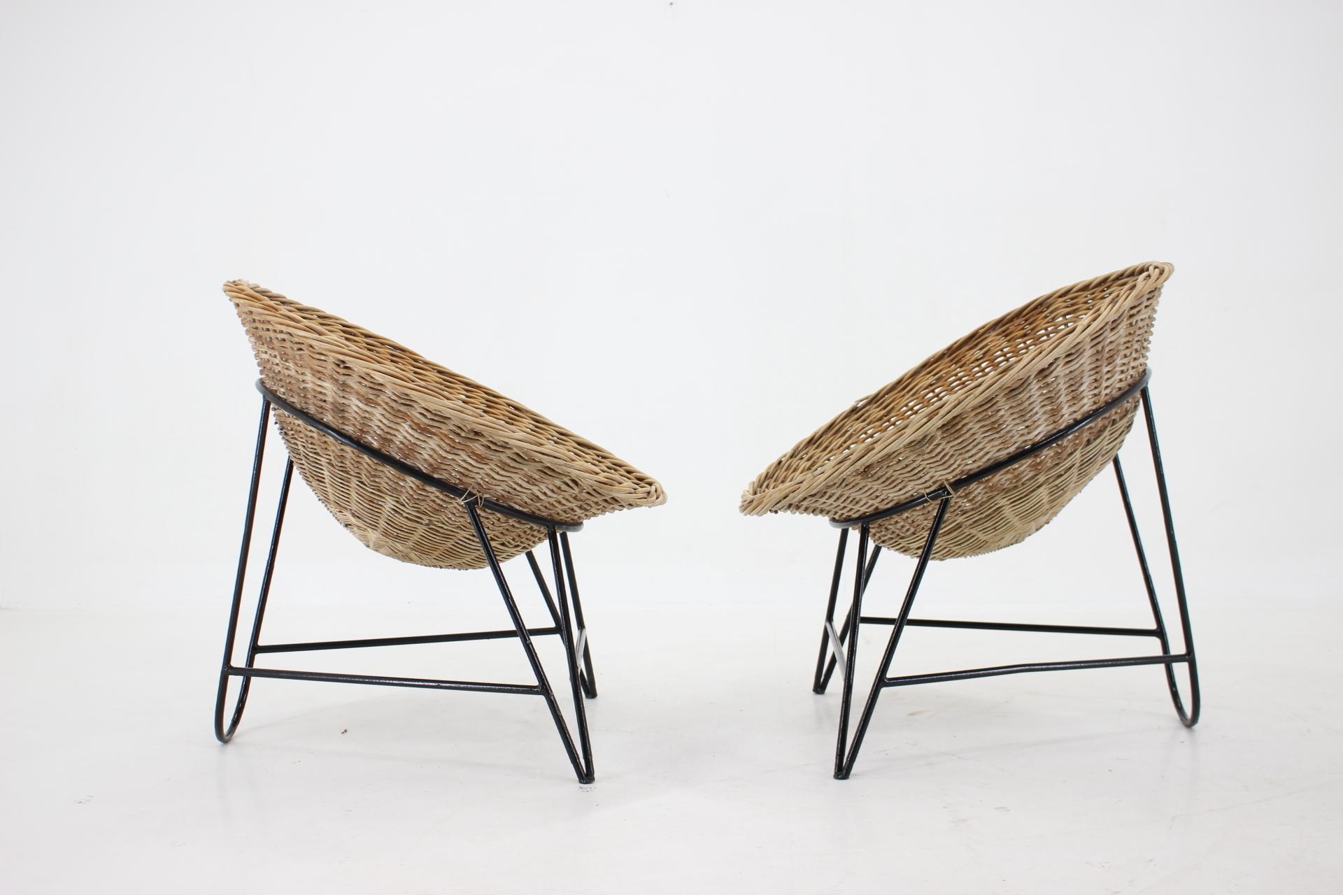 Mid-Century Modern 1960s Pair of Rattan Woven Basket Chair with Hairpin Legs For Sale