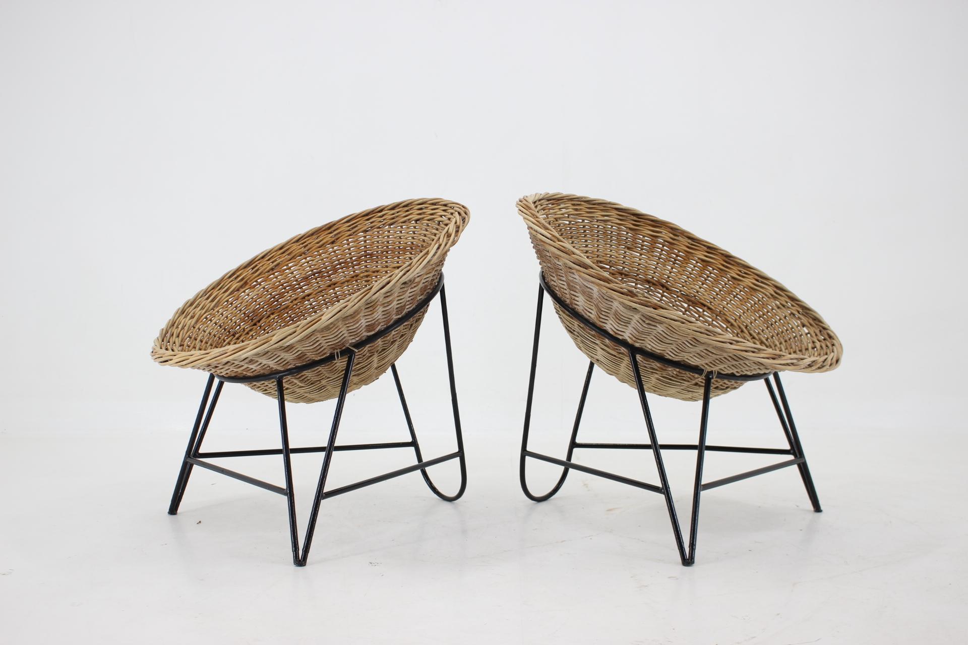German 1960s Pair of Rattan Woven Basket Chair with Hairpin Legs For Sale