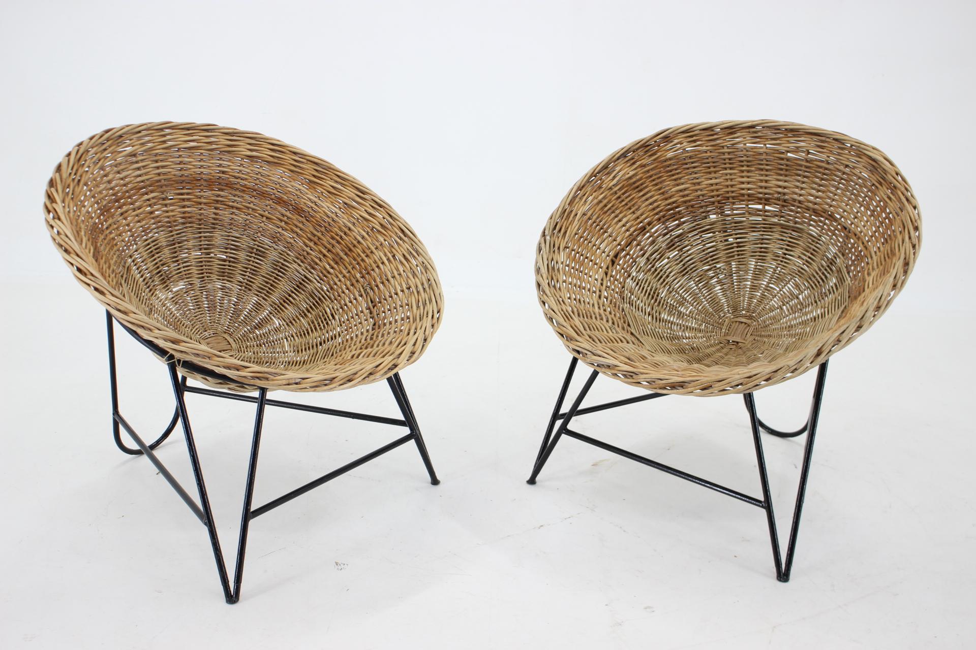 Mid-20th Century 1960s Pair of Rattan Woven Basket Chair with Hairpin Legs For Sale