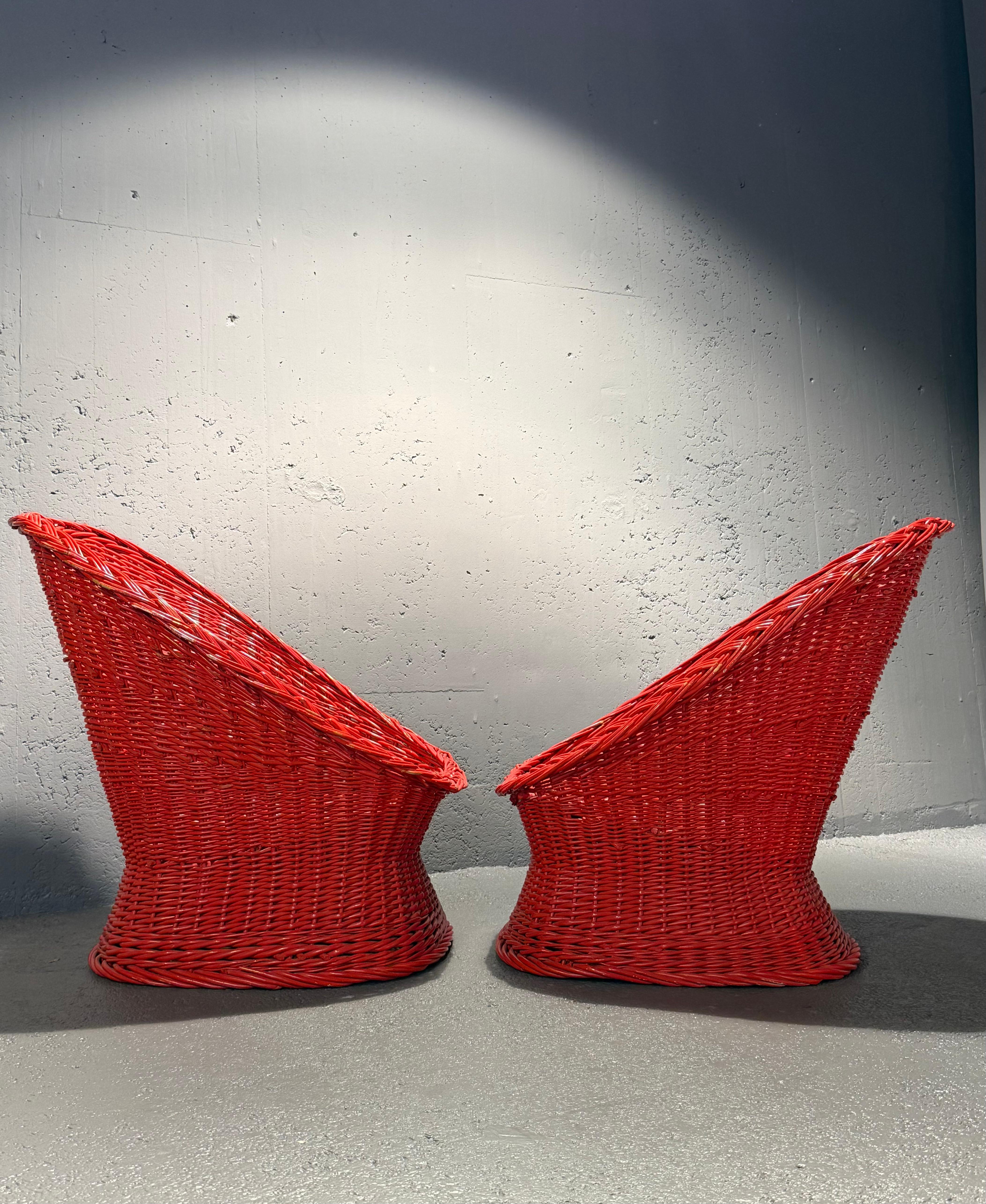 1960er Jahre Paar  rote Rattan Lounge Stühle , Italien im Zustand „Relativ gut“ im Angebot in grand Lancy, CH
