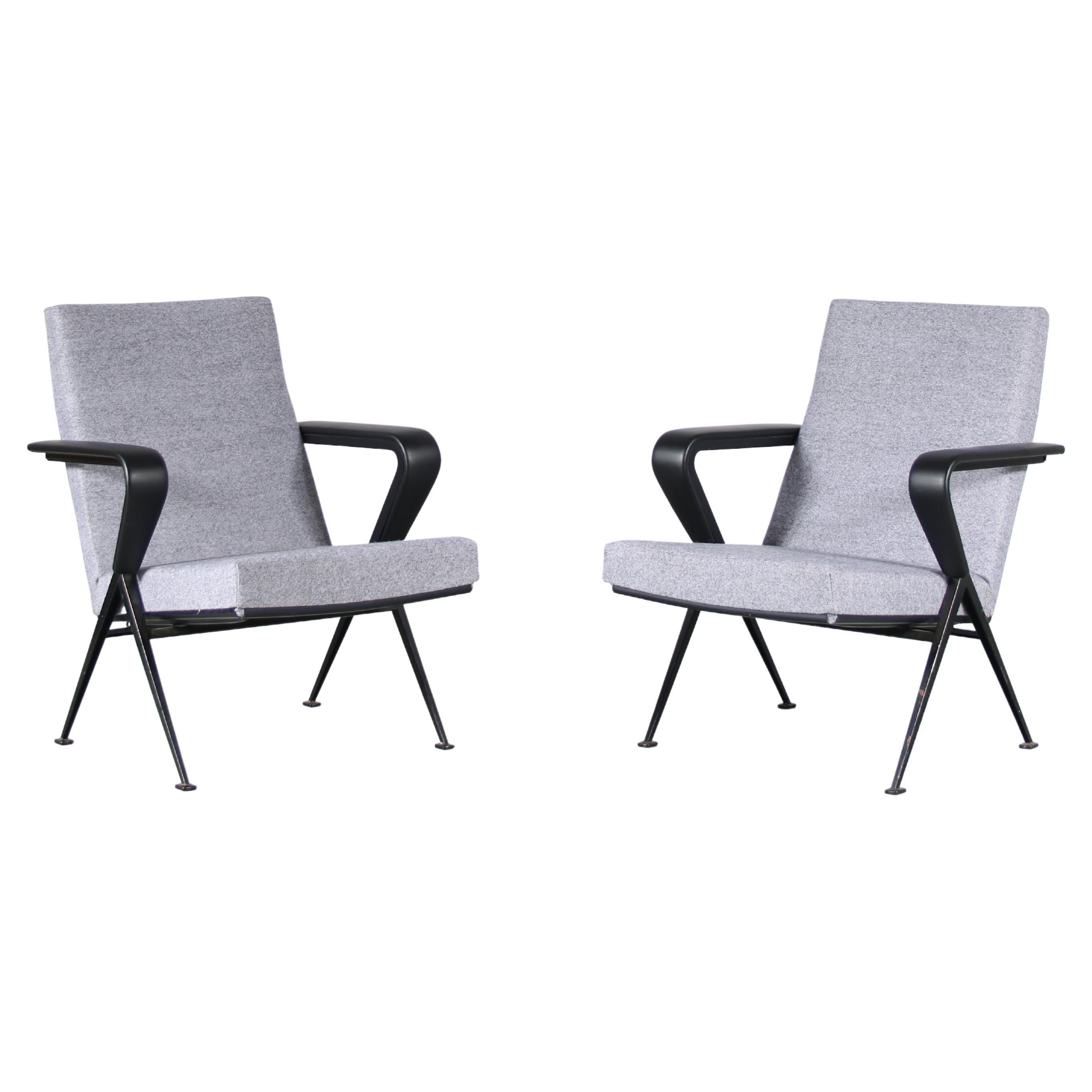 1960s Pair of “Repose” Chairs by Friso Kramer for Ahrend de Cirkel, Netherlands