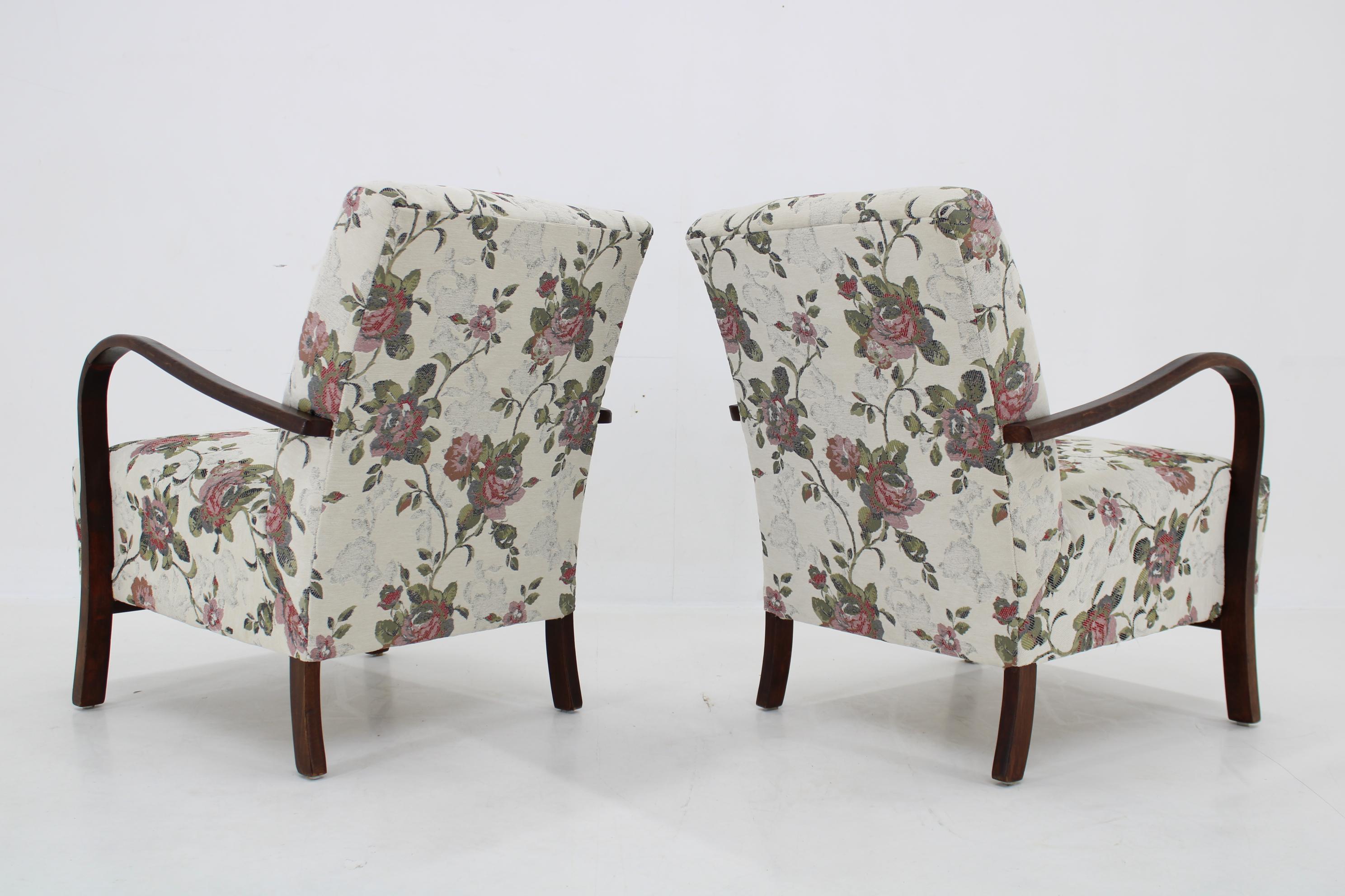 1960s Pair of Restored Armchairs, Czechoslovakia For Sale 1