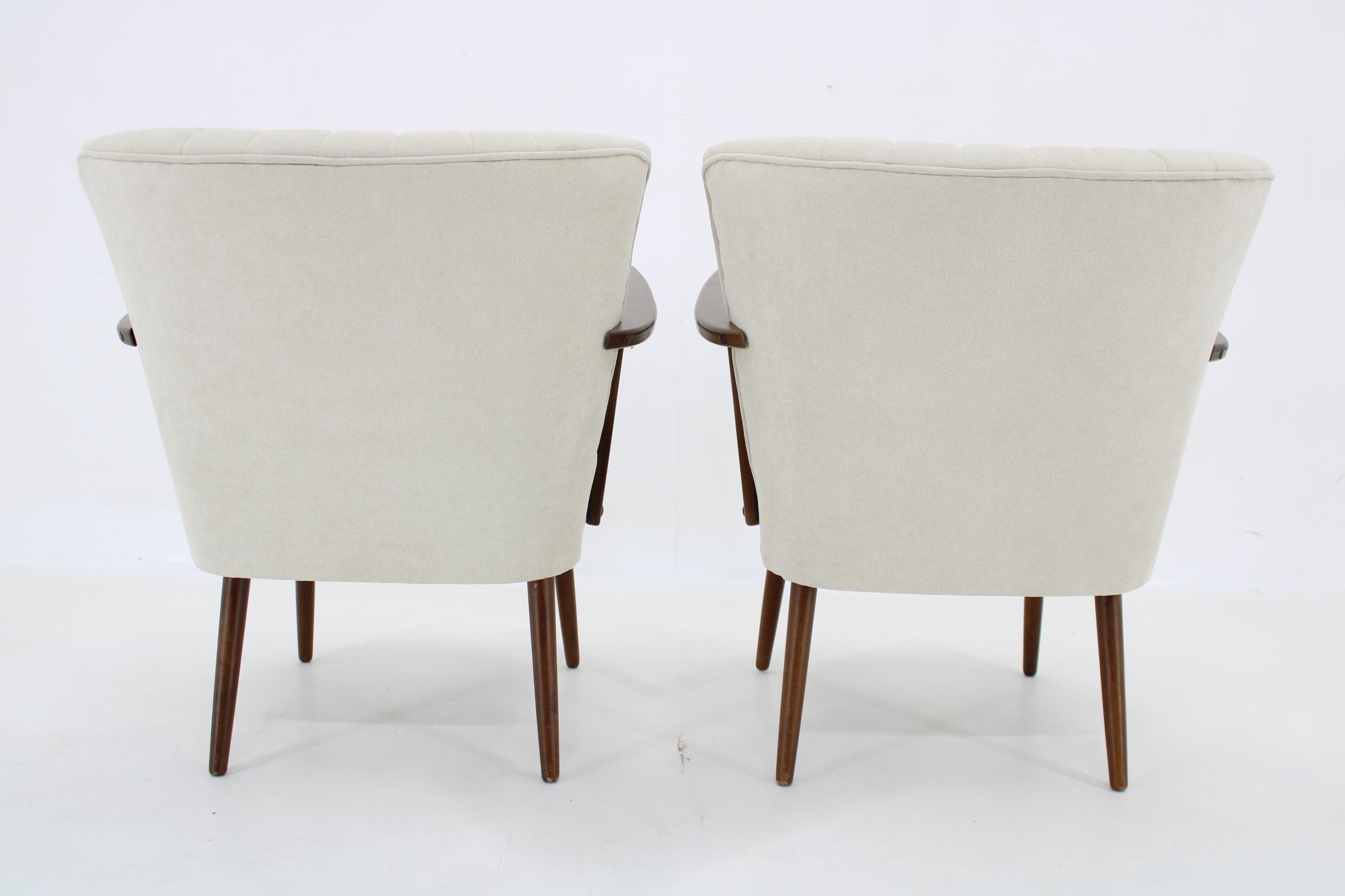 1960s Pair of Restored Armchairs, Czechoslovakia For Sale 2