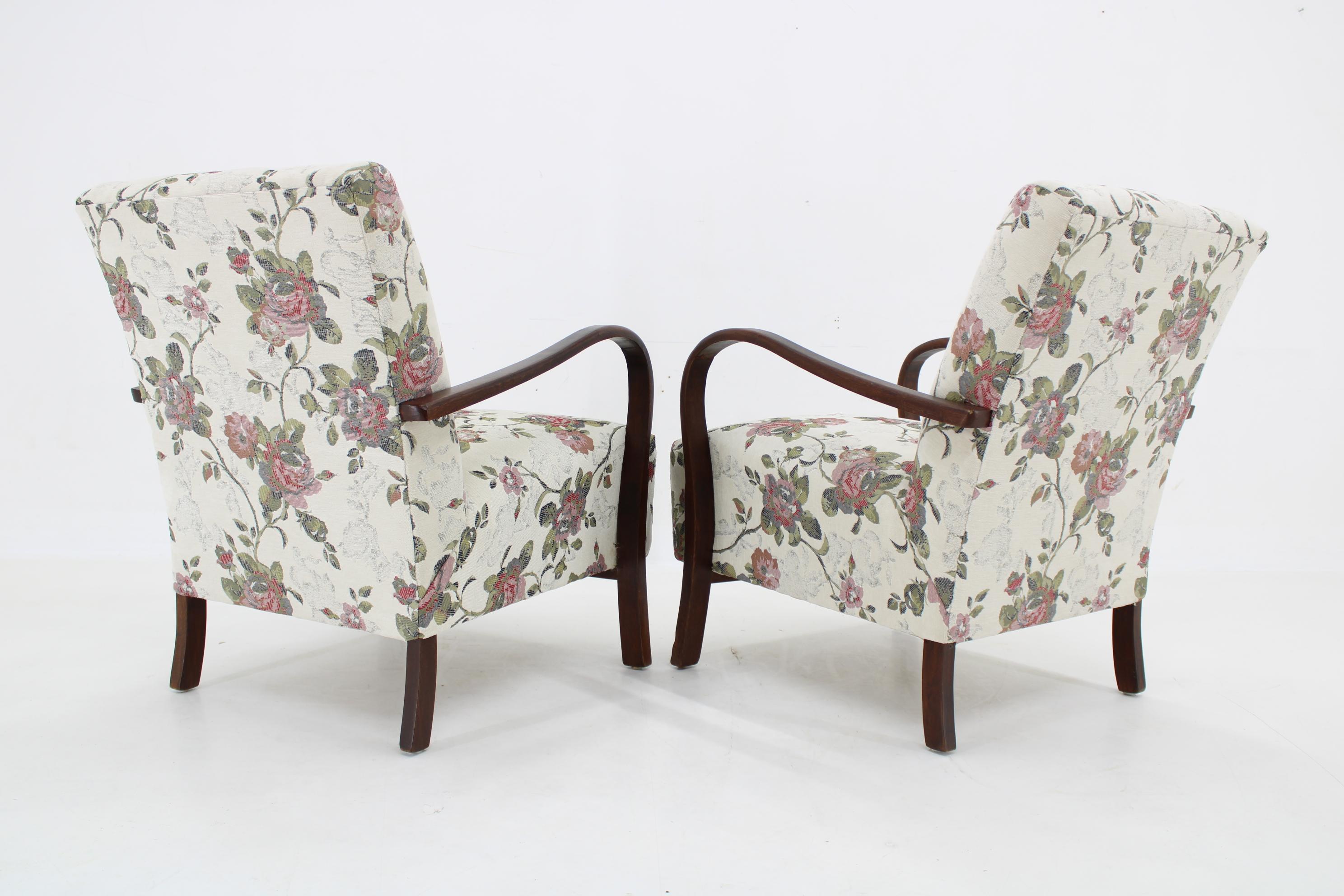1960s Pair of Restored Armchairs, Czechoslovakia  For Sale 3