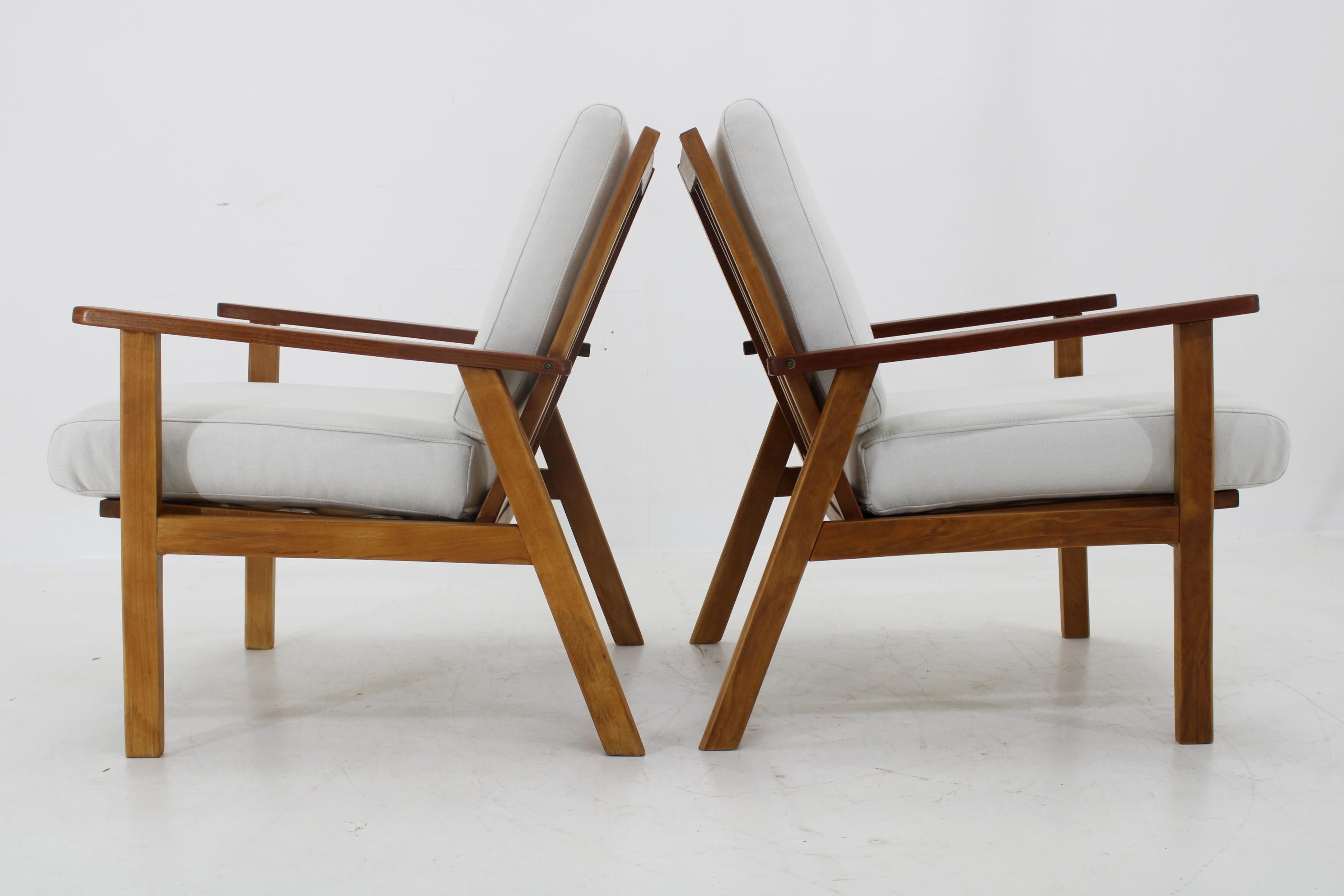 1960s Pair of Restored Armchairs, Denmark  For Sale 2