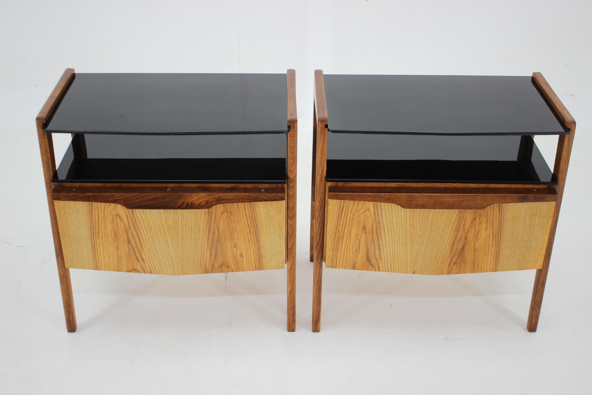 1960s Pair of Restored Bedside Tables, Czechoslovakia In Good Condition For Sale In Praha, CZ