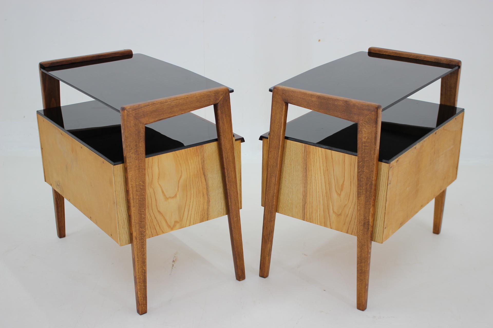 1960s Pair of Restored Bedside Tables, Czechoslovakia For Sale 3