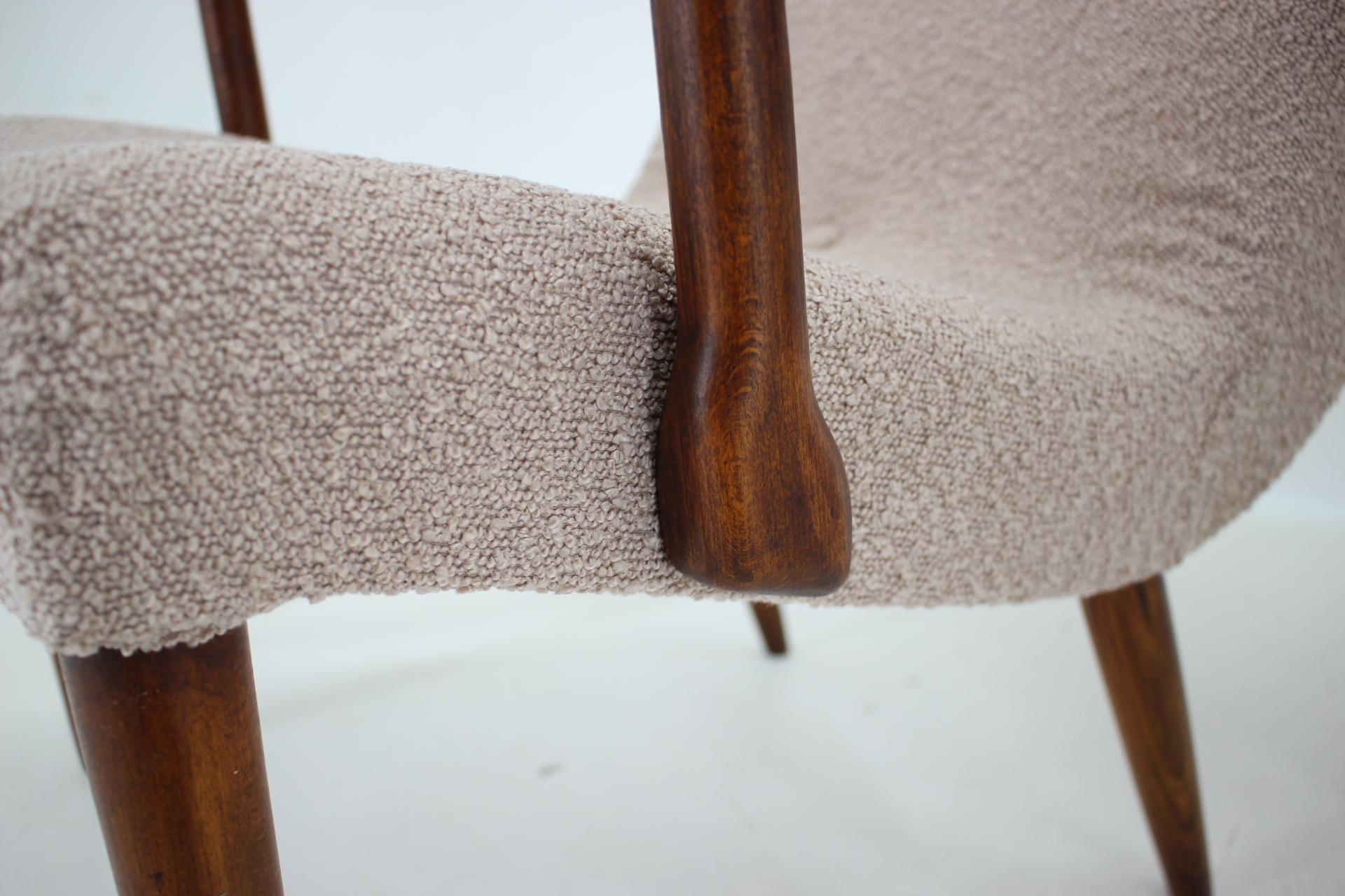 1960s Pair of Restored Danish Armchairs in Boucle  For Sale 7