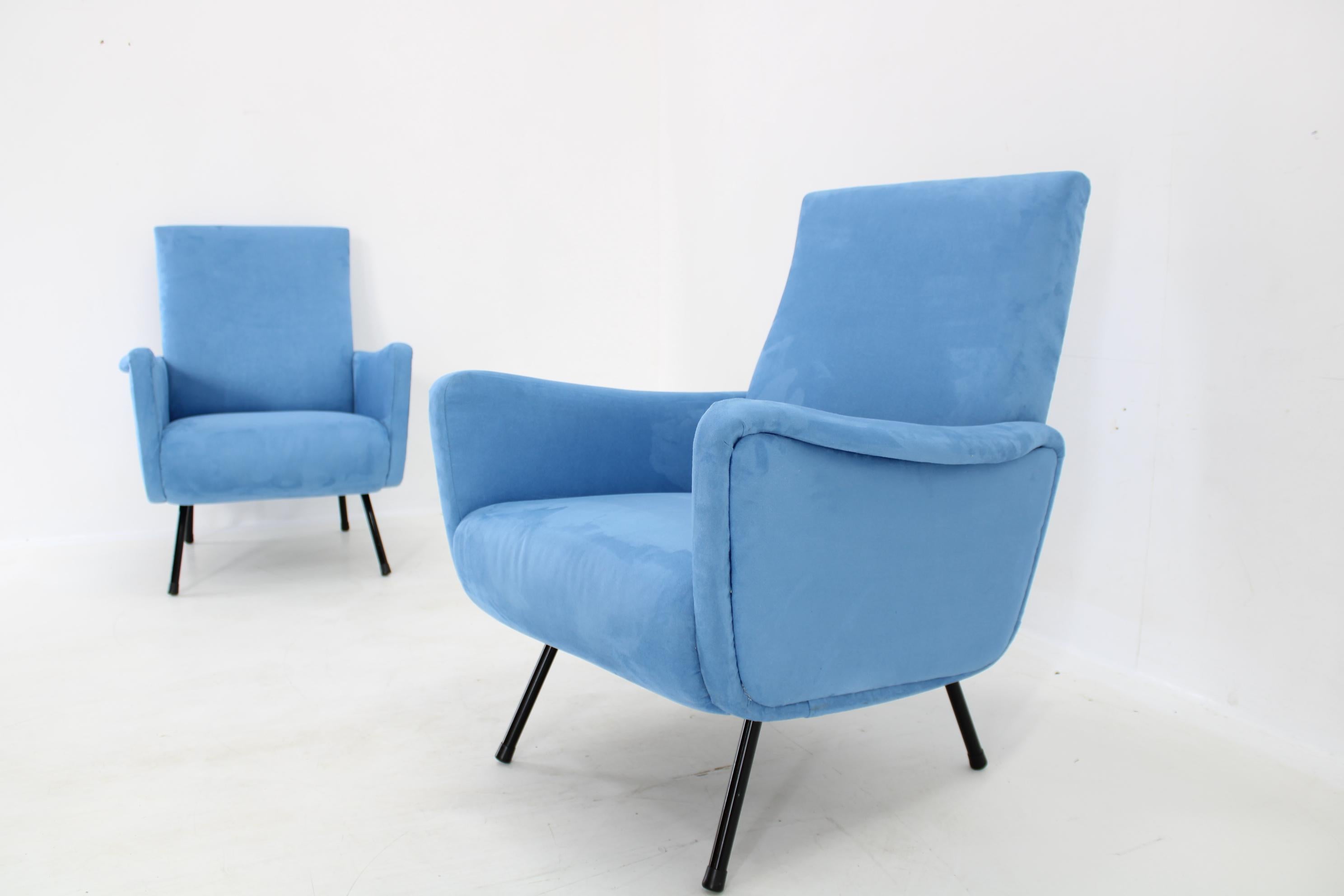 1960s Pair of Restored Italian Armchairs For Sale 6