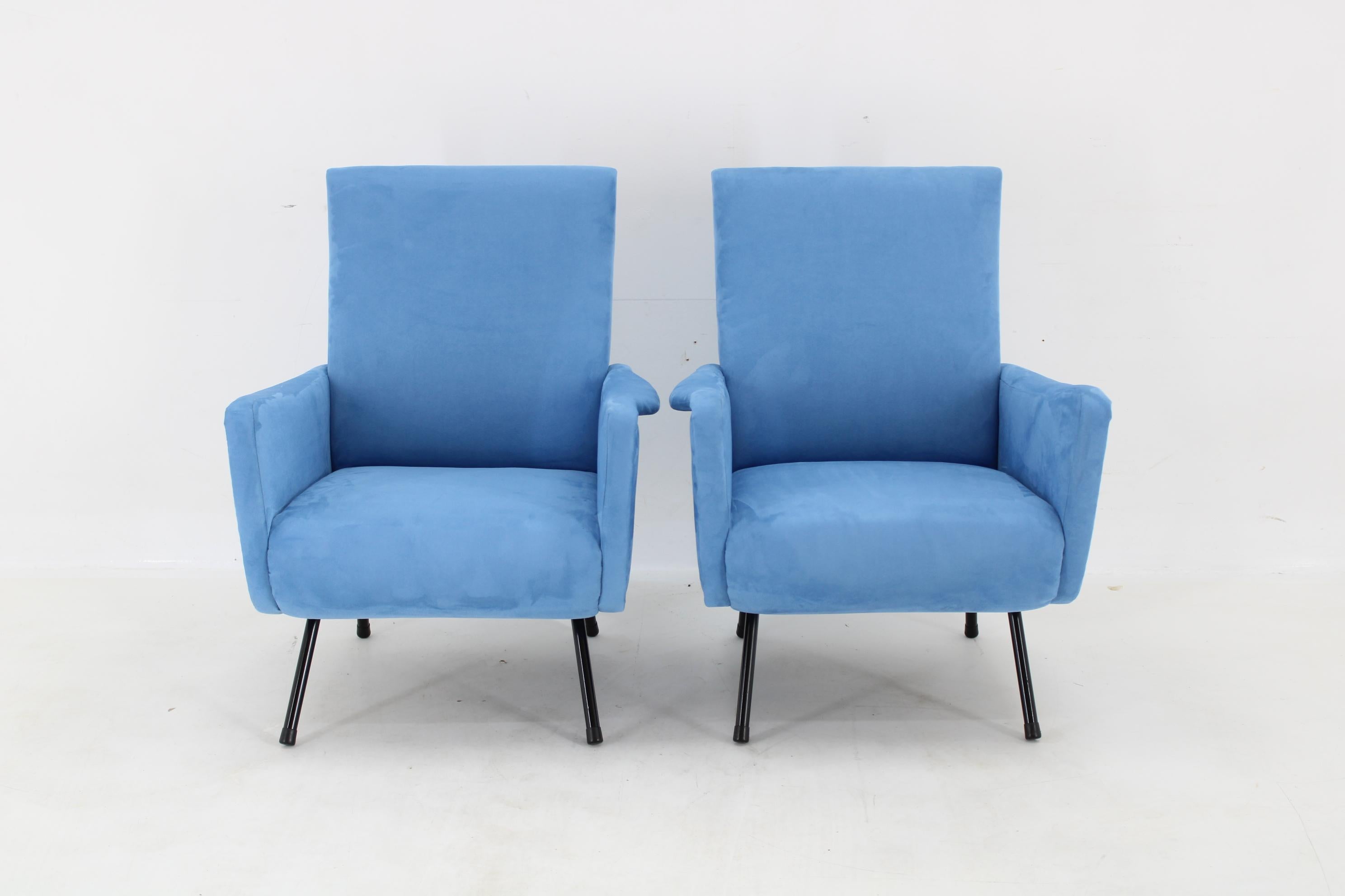 - carefully refurbished 
- Newly upholstered 
- heigh of seat 39 cm
