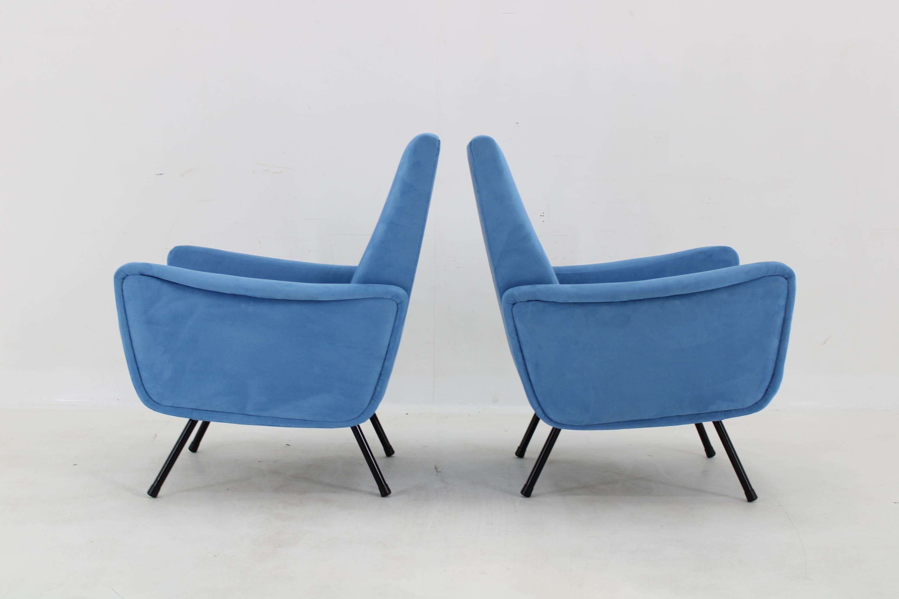 Mid-Century Modern 1960s Pair of Restored Italian Armchairs For Sale