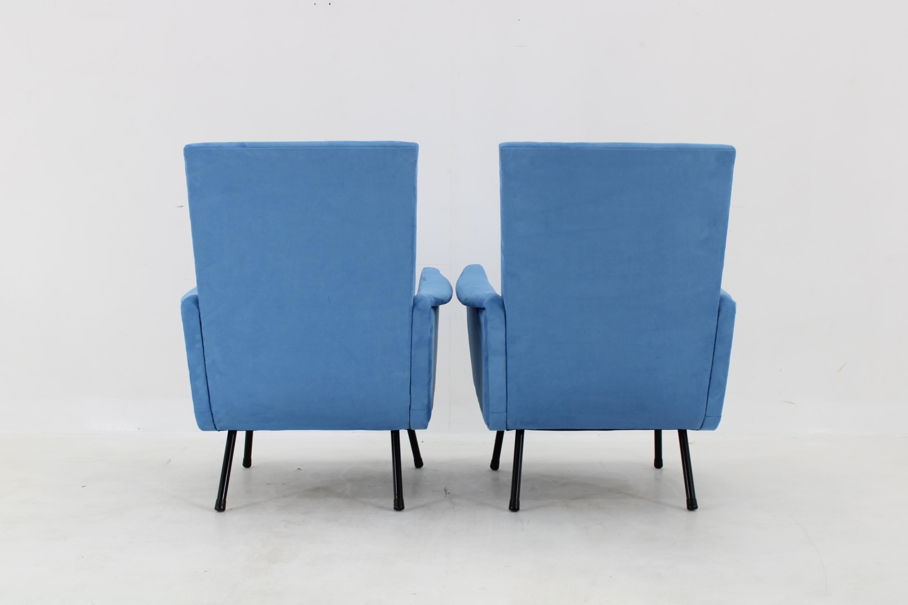1960s Pair of Restored Italian Armchairs In Good Condition For Sale In Praha, CZ