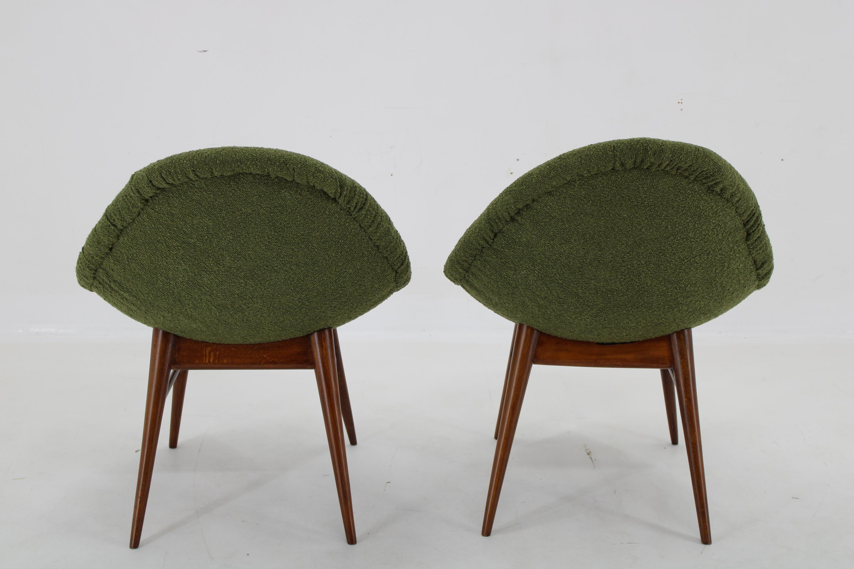 1960s Pair of Restored Shell Chairs in Bouclé, Czechoslovaki For Sale 1