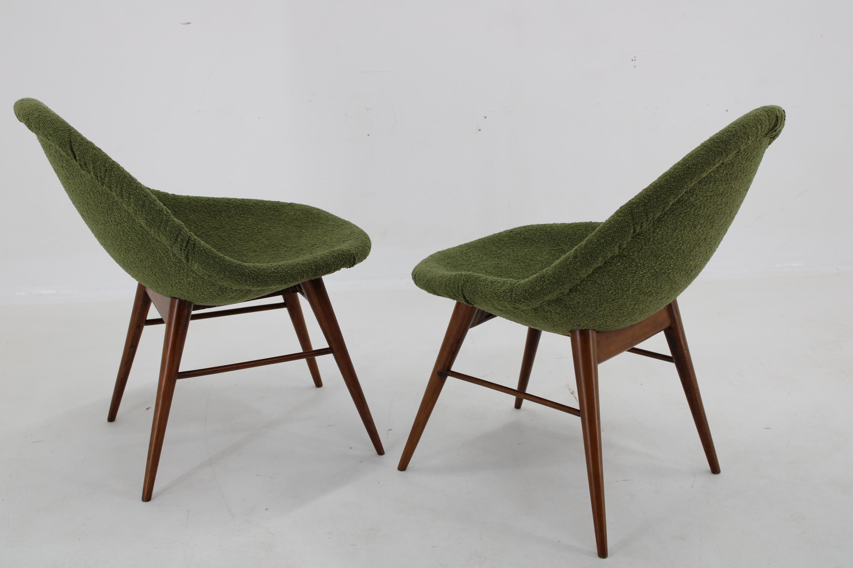 1960s Pair of Restored Shell Chairs in Bouclé, Czechoslovaki For Sale 2