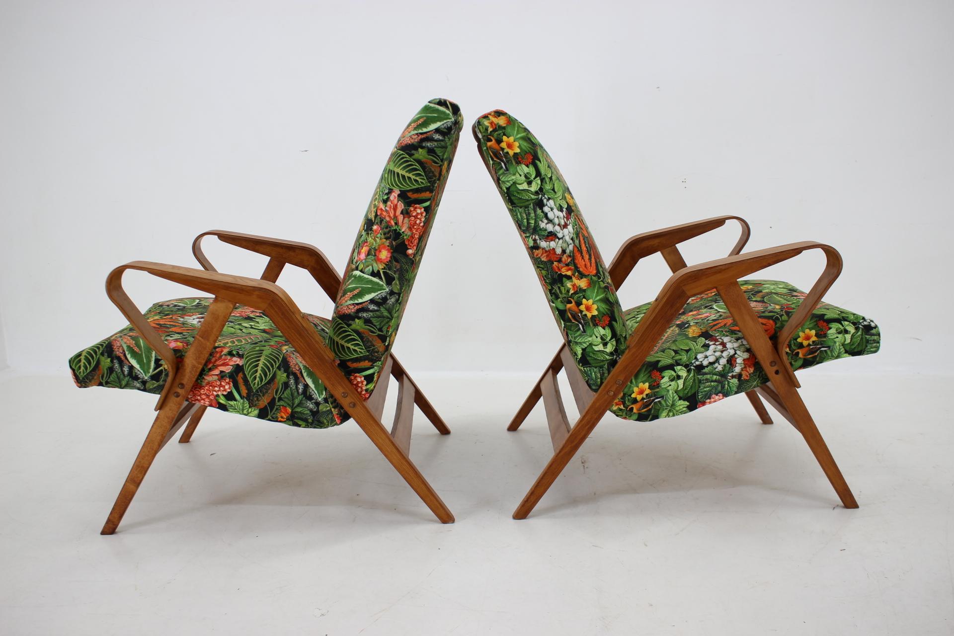 Mid-Century Modern 1960s Pair of Restored Tatra Chairs, Czechoslovakia For Sale