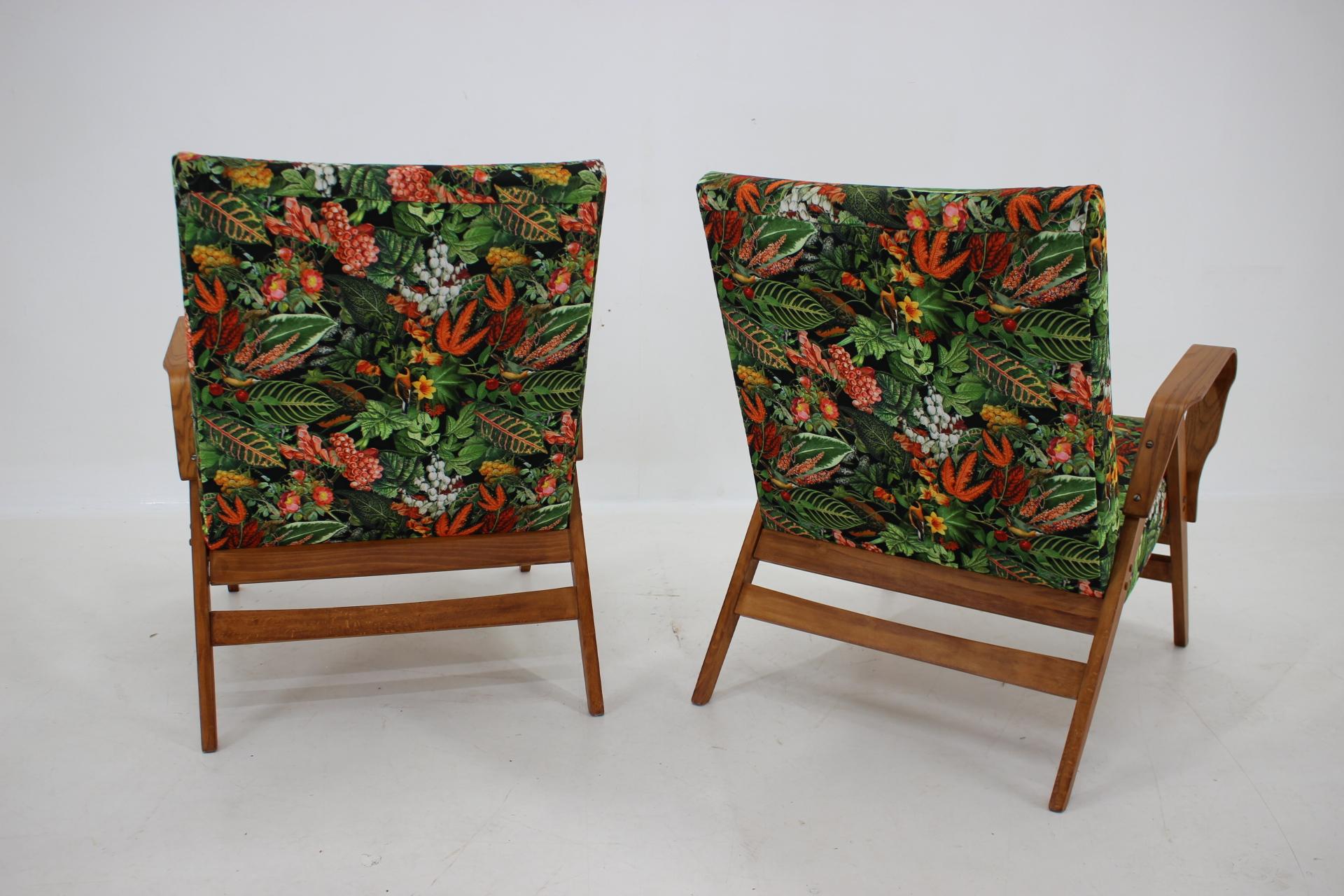 1960s Pair of Restored Tatra Chairs, Czechoslovakia In Good Condition For Sale In Praha, CZ