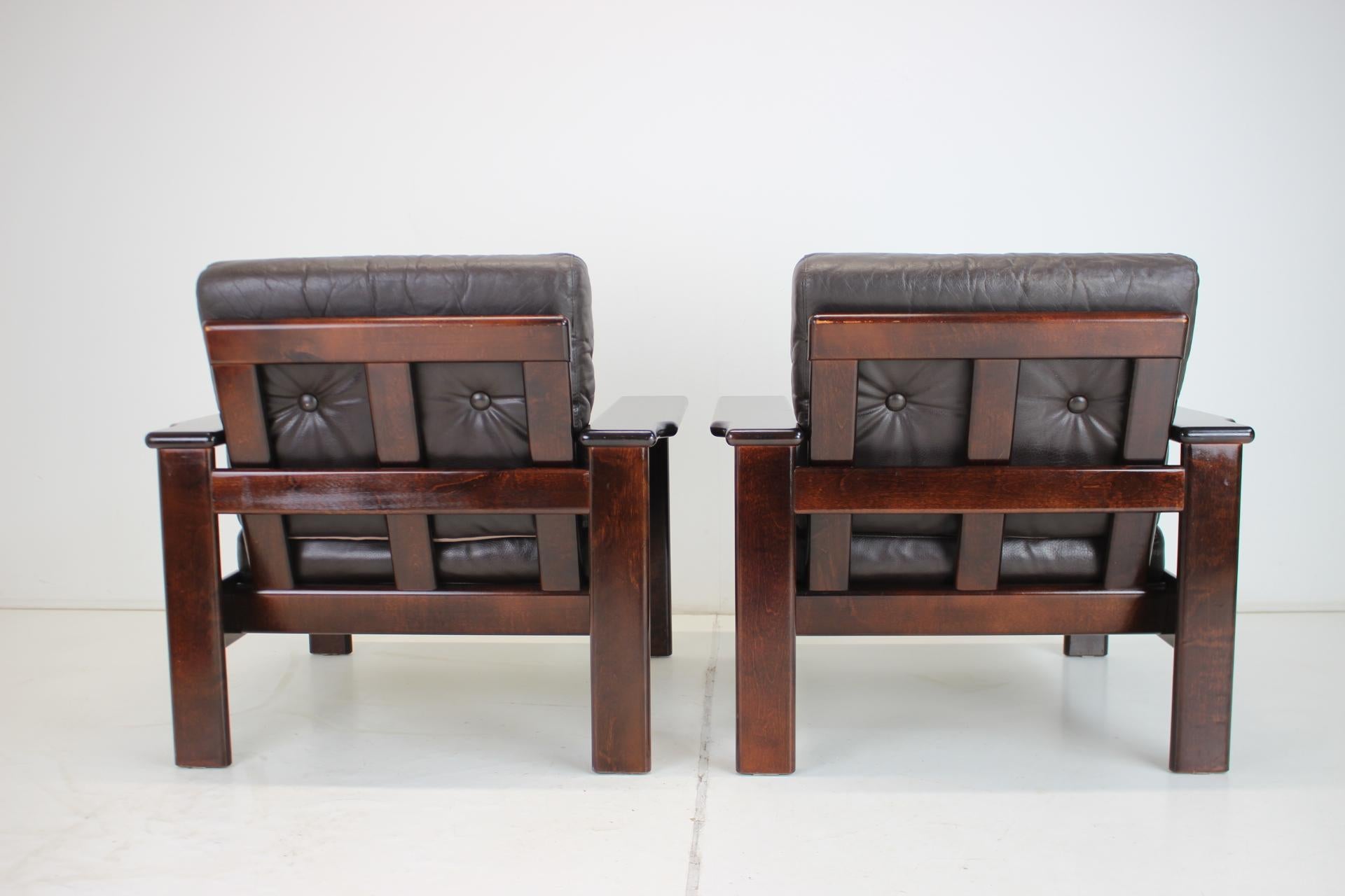 1960s Pair of Scandinavian Leather Armchairs For Sale 1