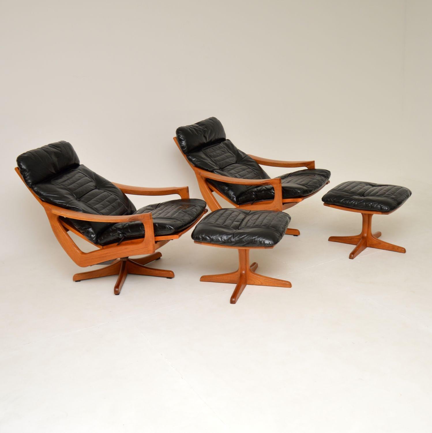 1960's Pair of Scandinavian Leather Reclining Armchairs & Stools by Lied Mobler In Good Condition In London, GB