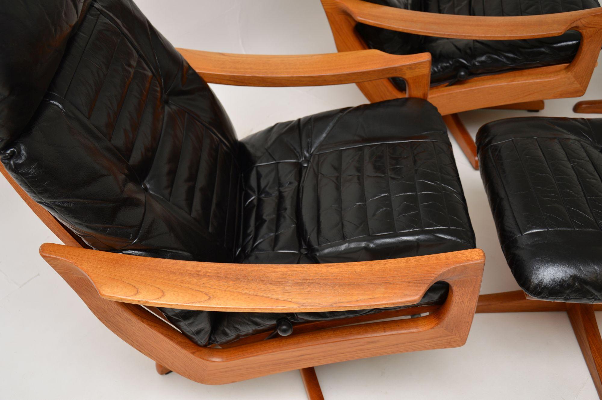 1960's Pair of Scandinavian Leather Reclining Armchairs & Stools by Lied Mobler 3