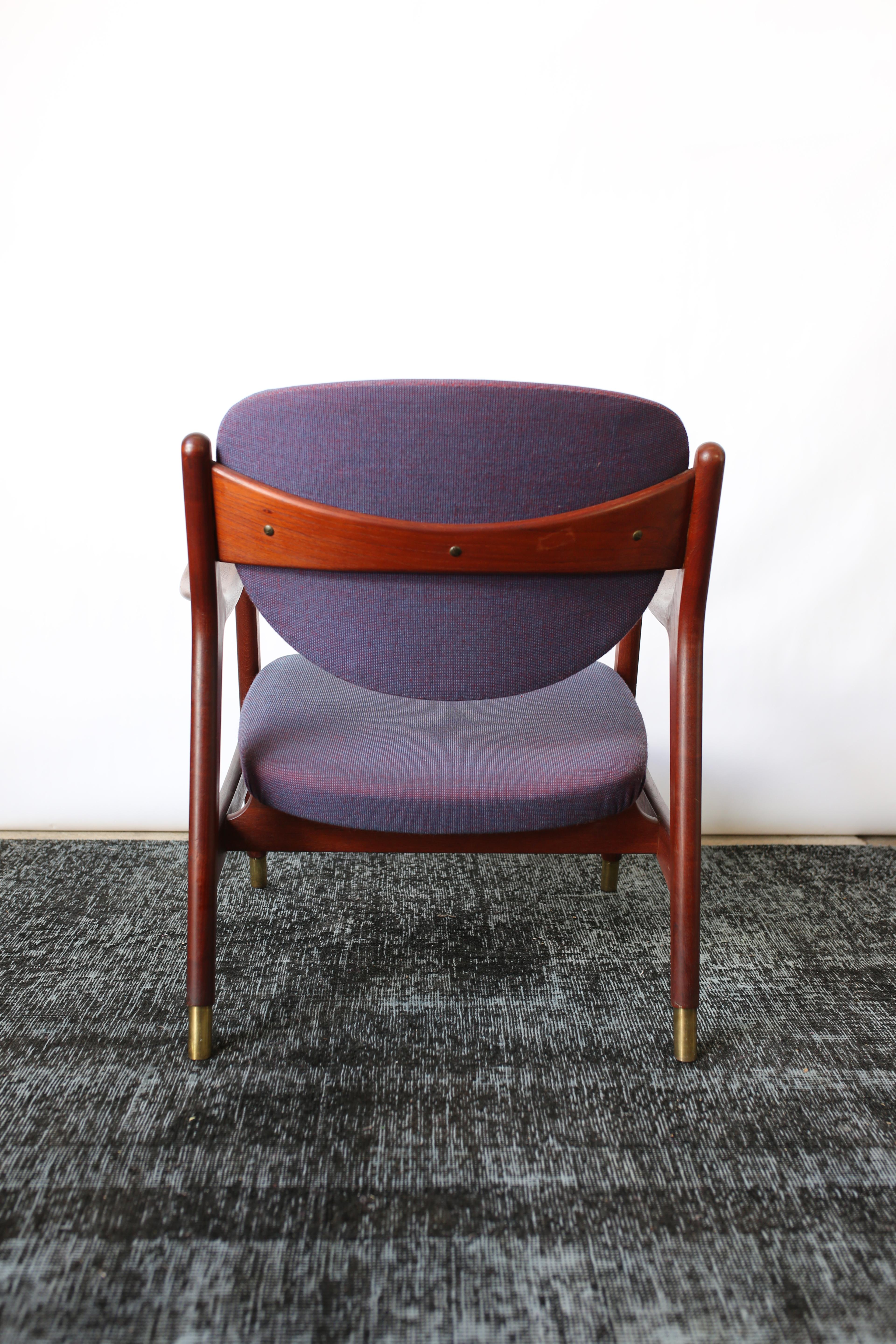 1960s Pair of Norwegian Sculptural Teak Lounge Chairs 2