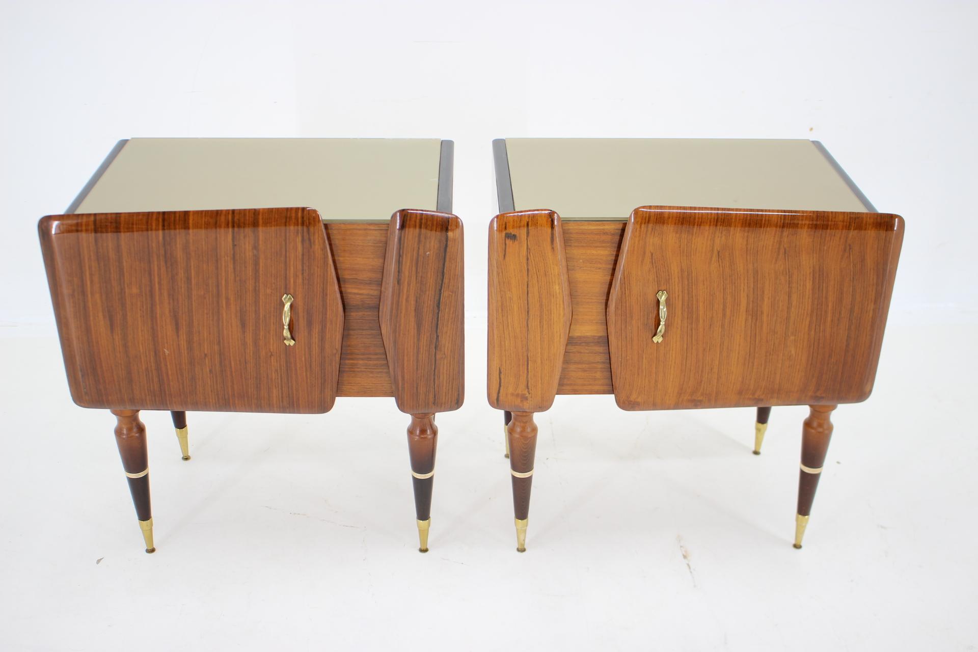 1960s Pair of Sculptural Wooden Bedside Tables, Italy For Sale 4