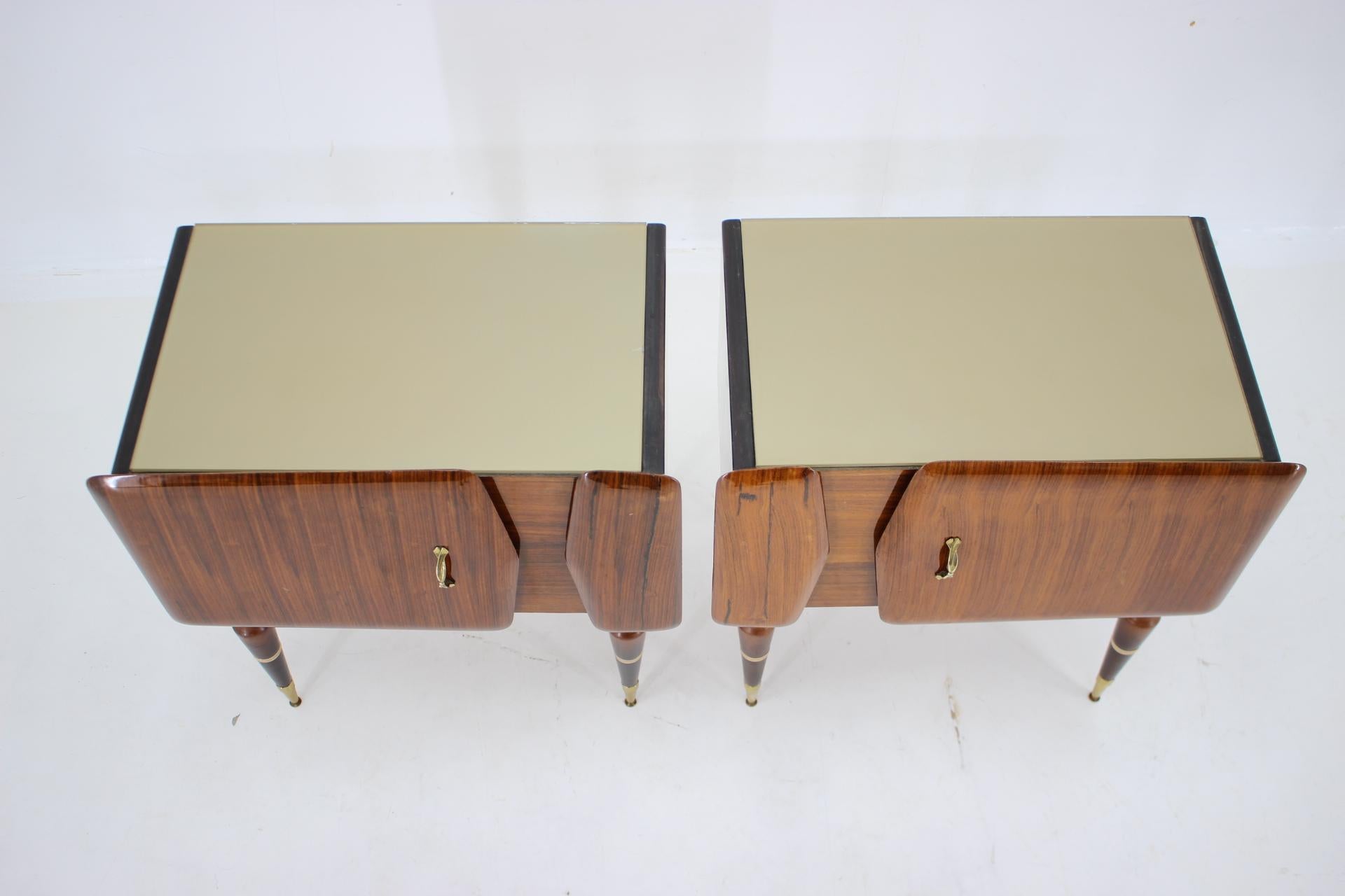 1960s Pair of Sculptural Wooden Bedside Tables, Italy For Sale 5