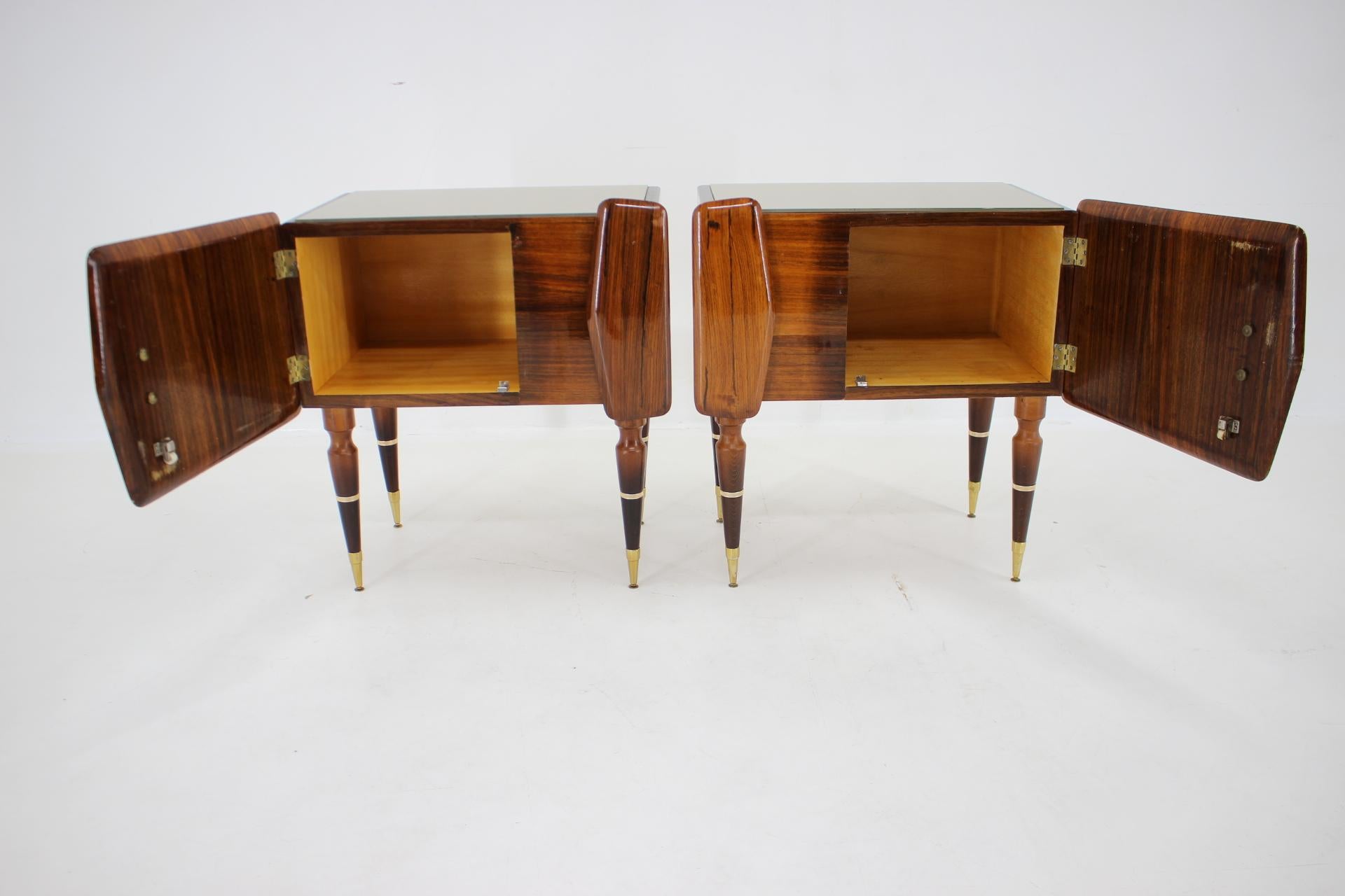 1960s Pair of Sculptural Wooden Bedside Tables, Italy For Sale 6