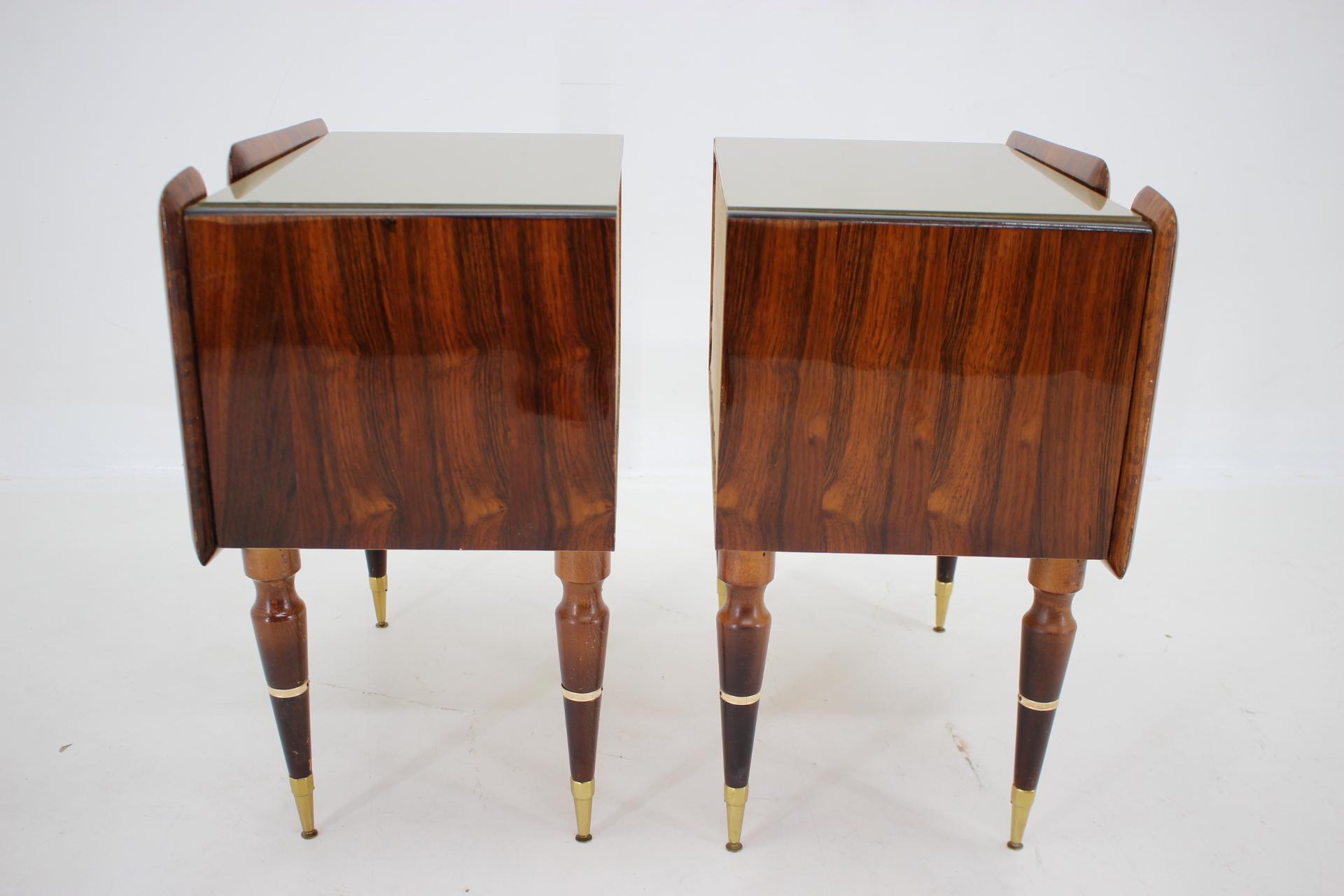 1960s Pair of Sculptural Wooden Bedside Tables, Italy For Sale 2
