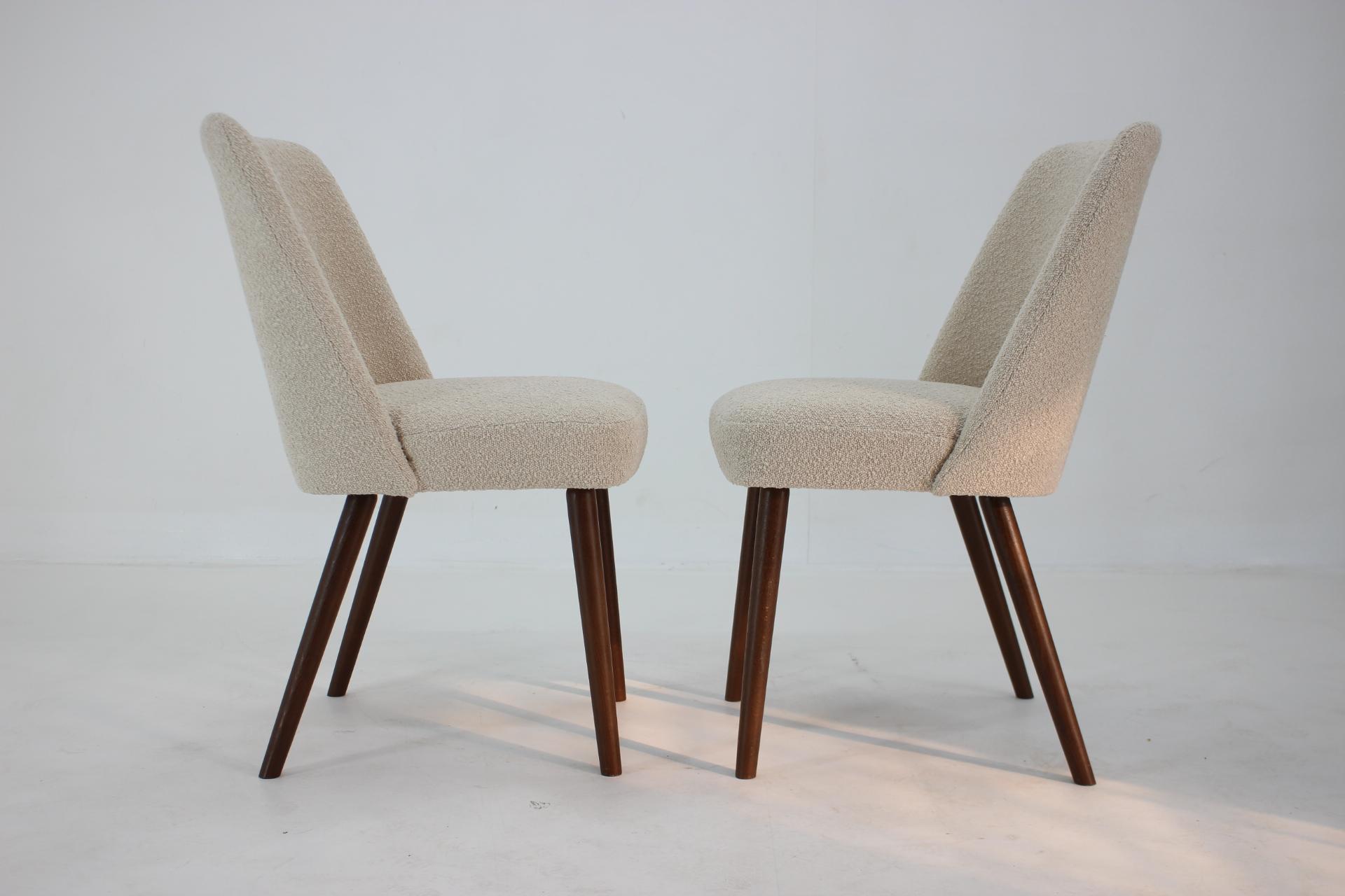 Czech 1960s Pair of Side Chairs in Bouclé For Sale