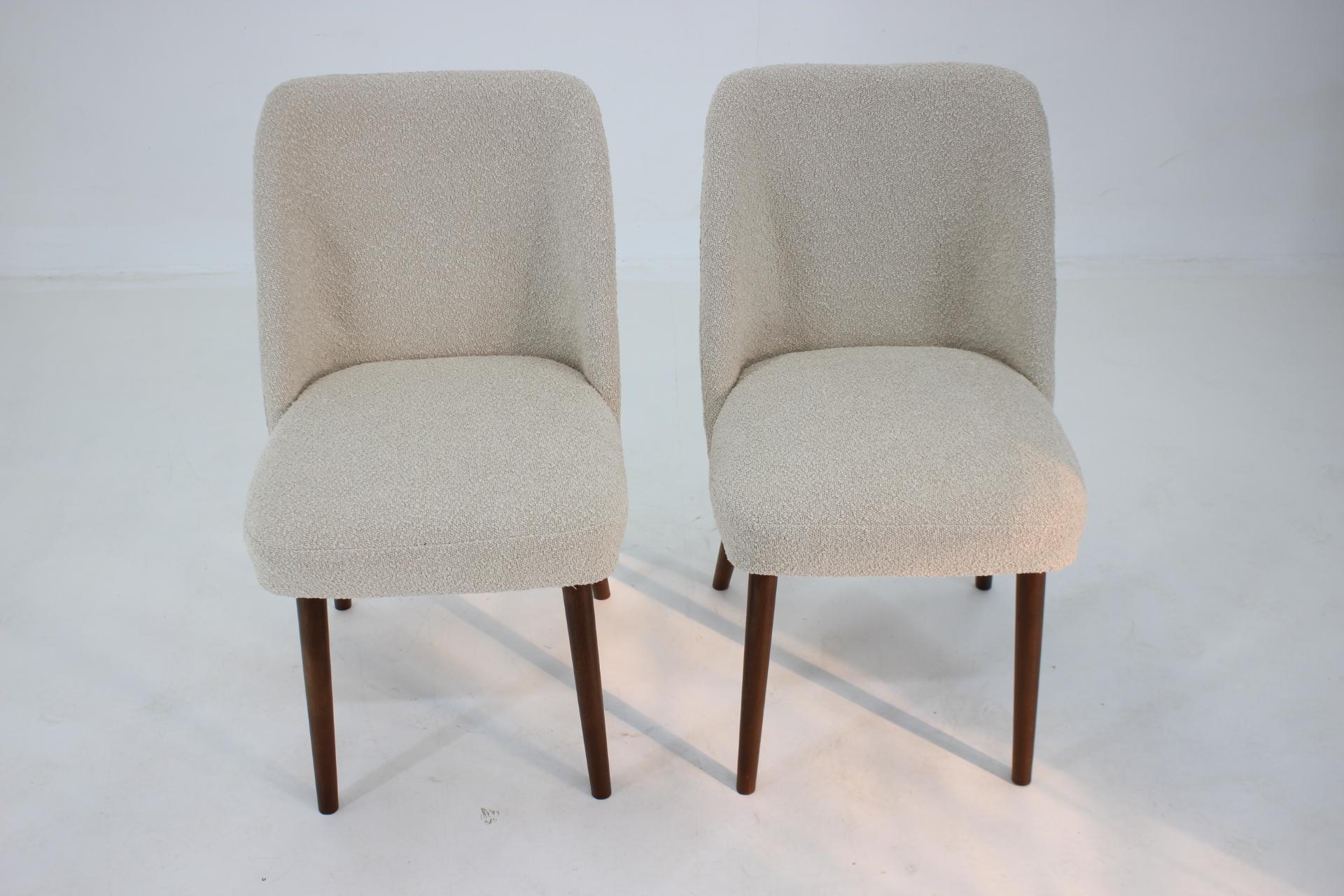 Mid-20th Century 1960s Pair of Side Chairs in Bouclé For Sale