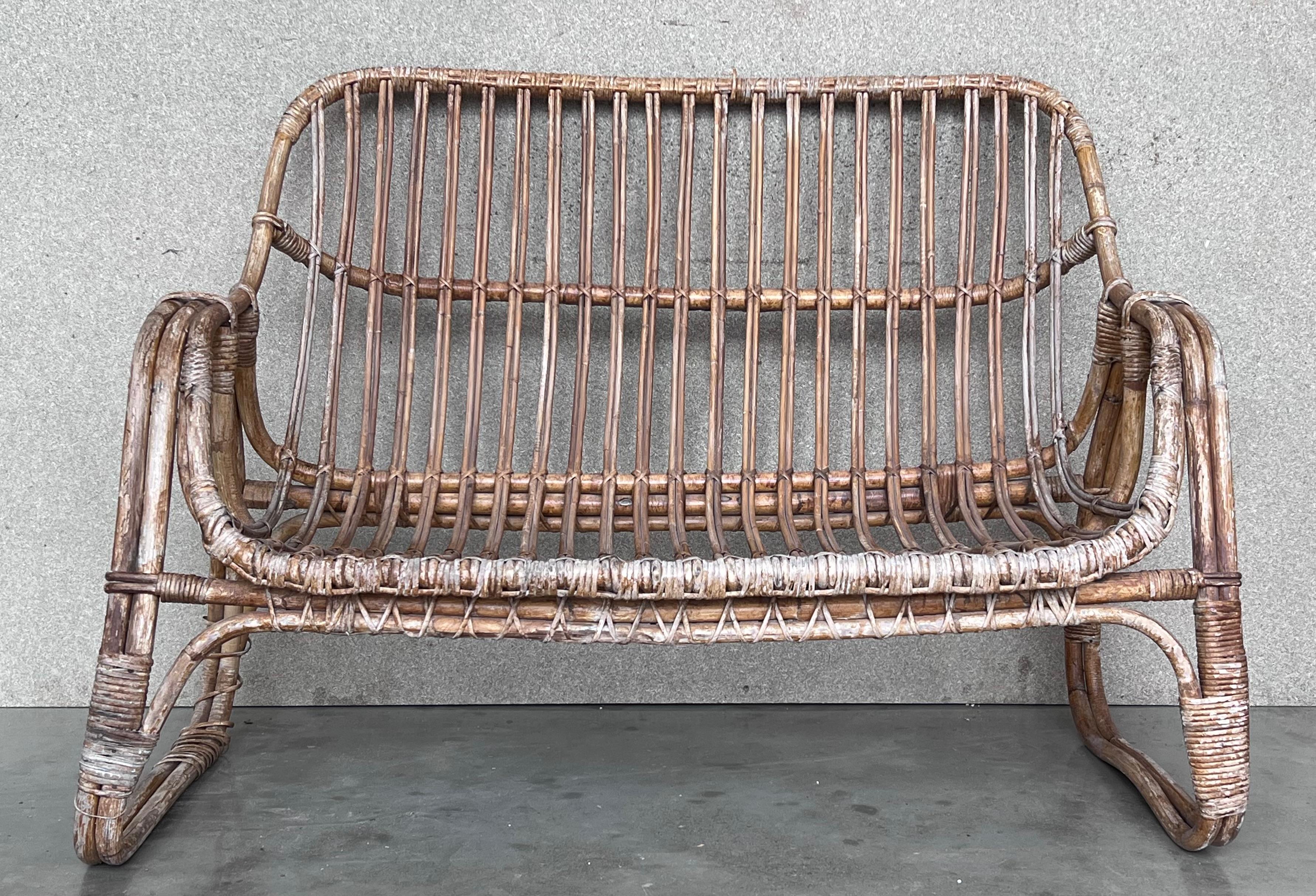 Paire de fauteuils espagnols en bambou des années 1960 avec dossier rectangulaire en vente 5
