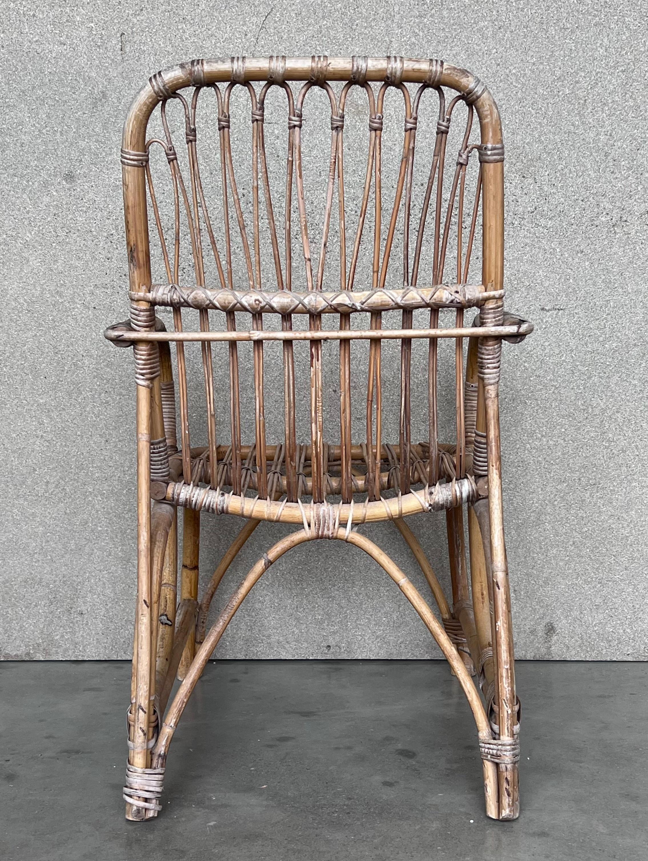 Paire de fauteuils espagnols en bambou des années 1960 avec dossier rectangulaire en vente 1