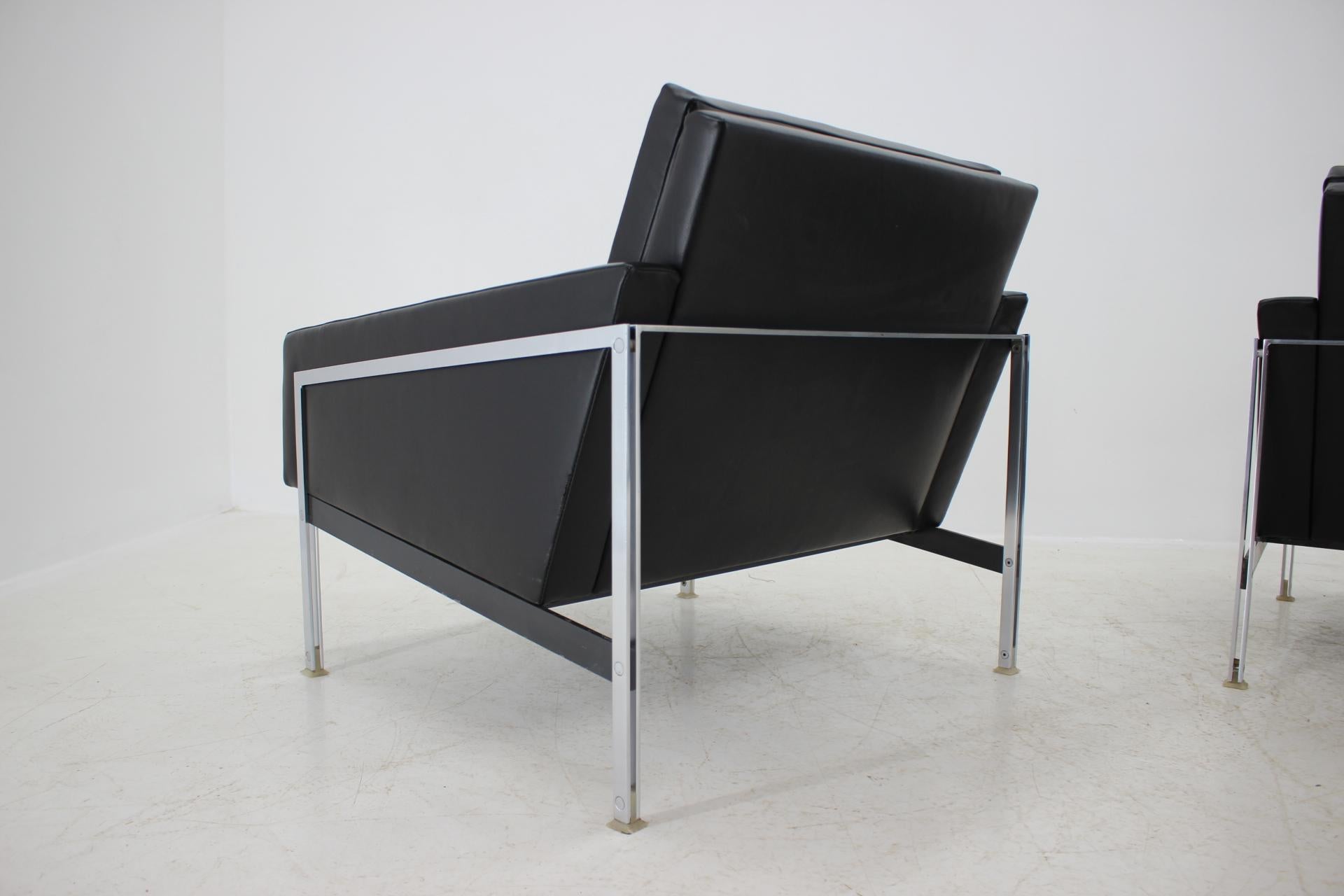 Mid-20th Century 1960s Pair of Steel and Leather Armchairs by Lübke, Germany For Sale