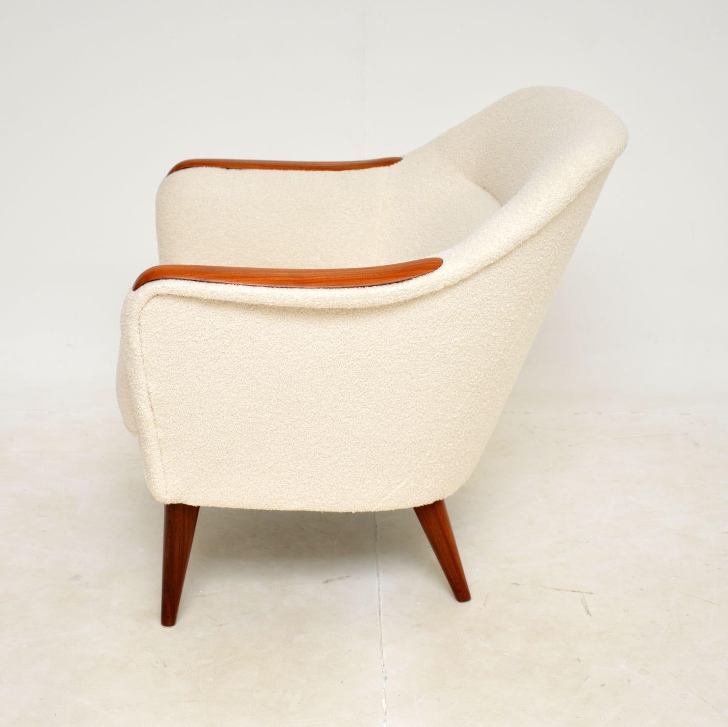 Paire de fauteuils suédois en teck des années 1960 en vente 2