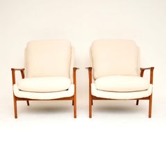 Coppia di poltrone svedesi vintage in teak degli anni '60 di Inge Andersson