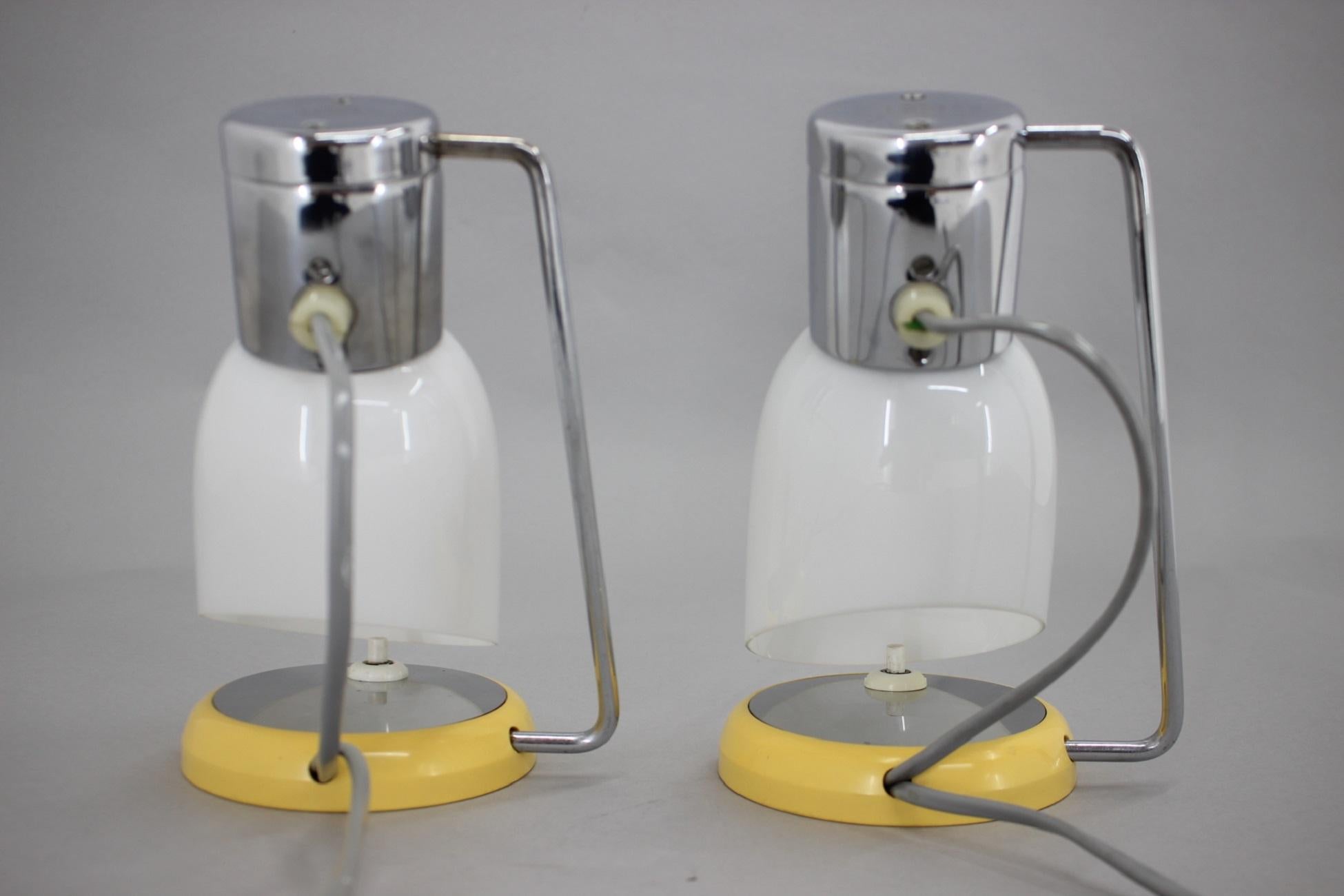 Verre Paire de lampes de bureau des années 1960 par Drupol, Tchécoslovaquie en vente