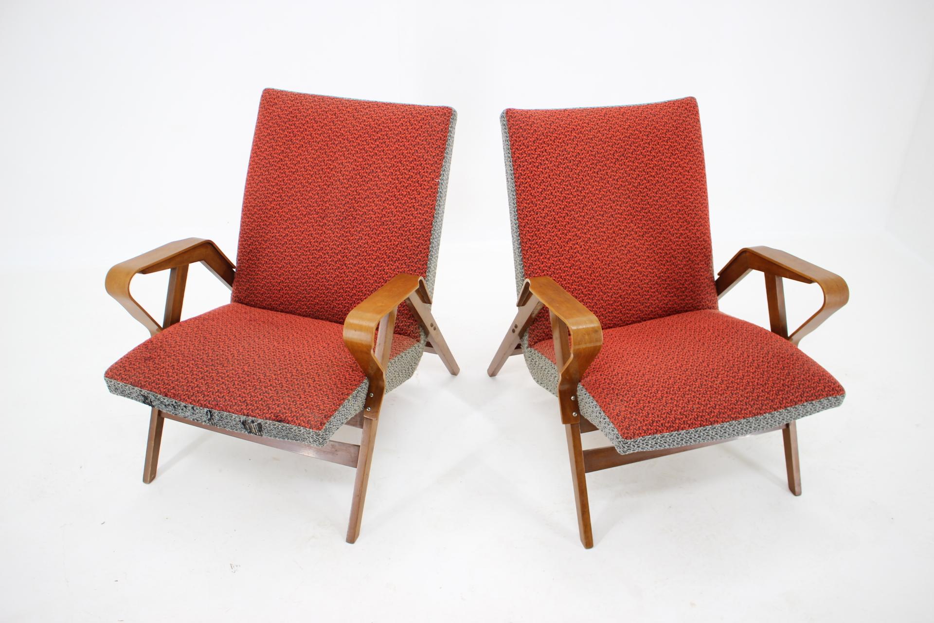 Paire de fauteuils Tatra des années 1960, Tchécoslovaquie État moyen - En vente à Praha, CZ