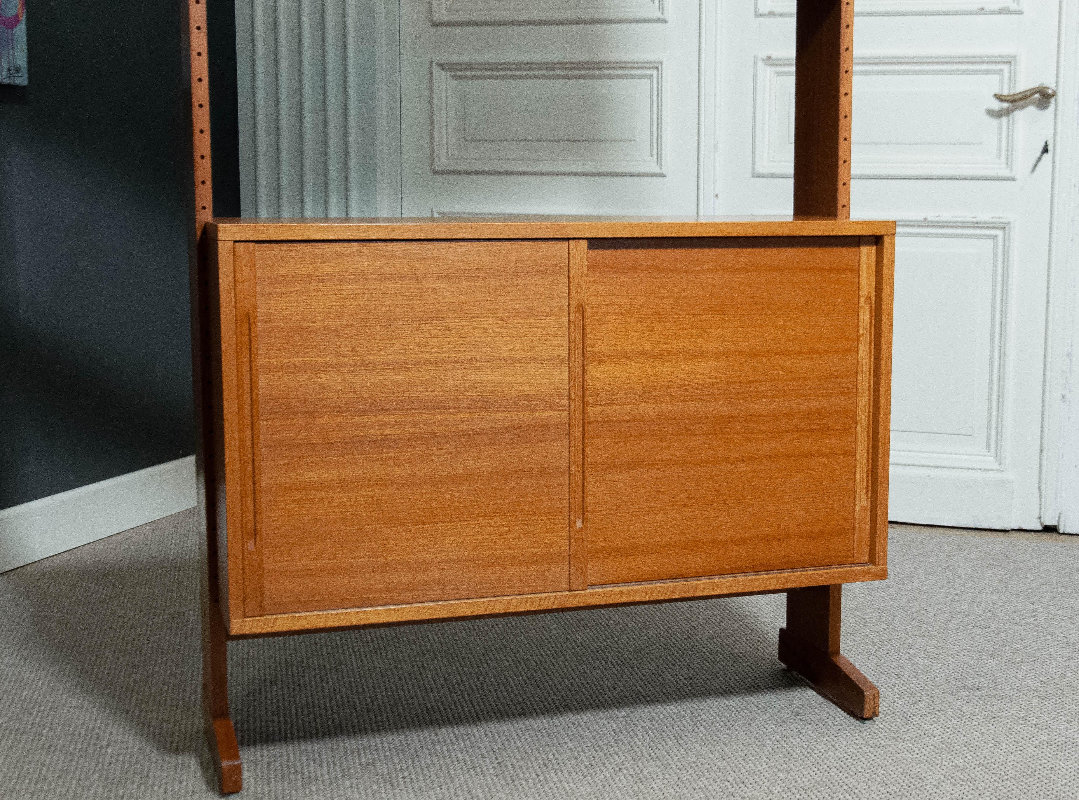 1960er Jahre Paar Teakholz  Schränke / Raumteiler von Kajsa & Nils „Nisse“ Strinning (Glas) im Angebot