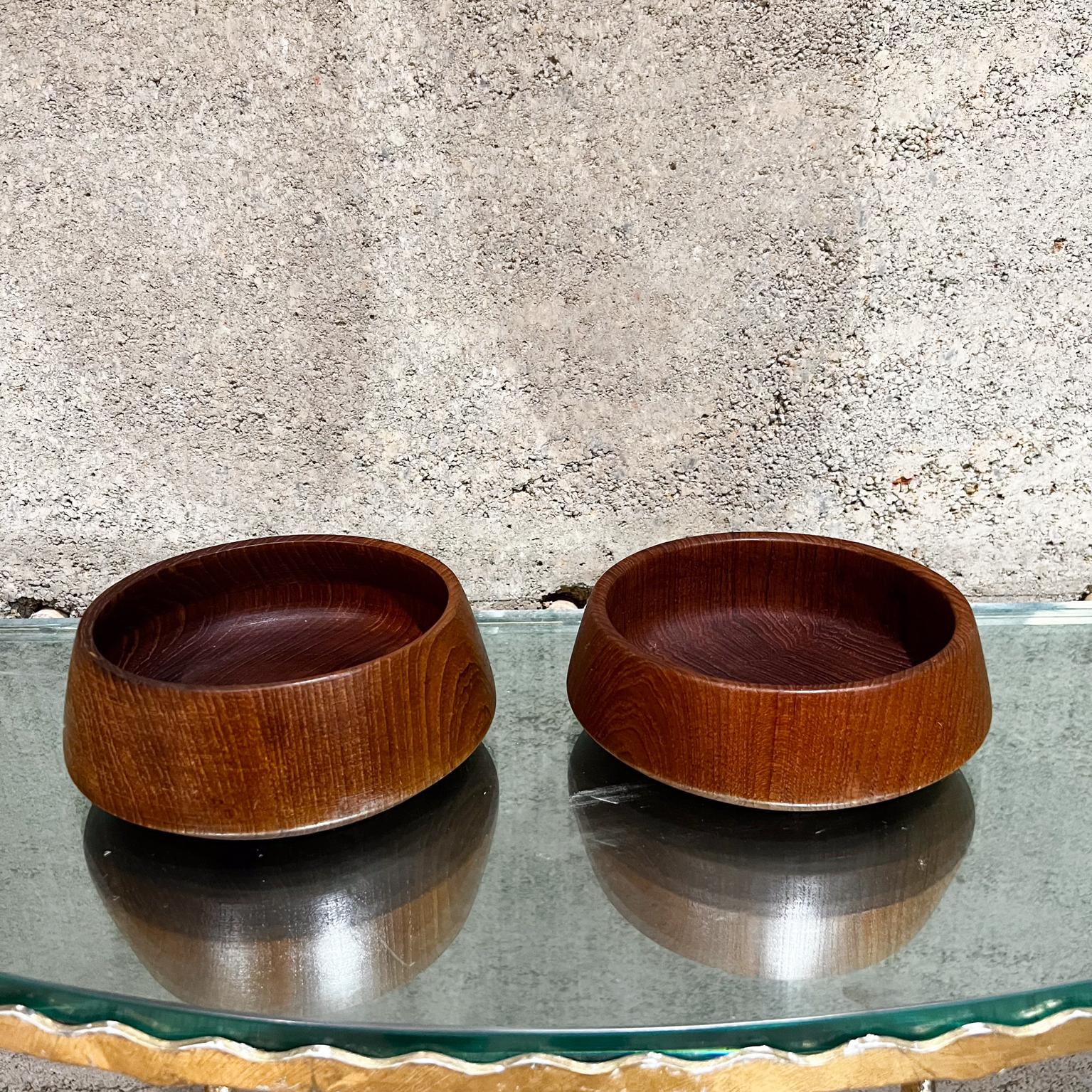 1960s Pair of Teak Wood Bowls after Dansk Designs Jens Quistgaard
6 diameter x 2.13 tall
Preowned original vintage condition
See images please.

