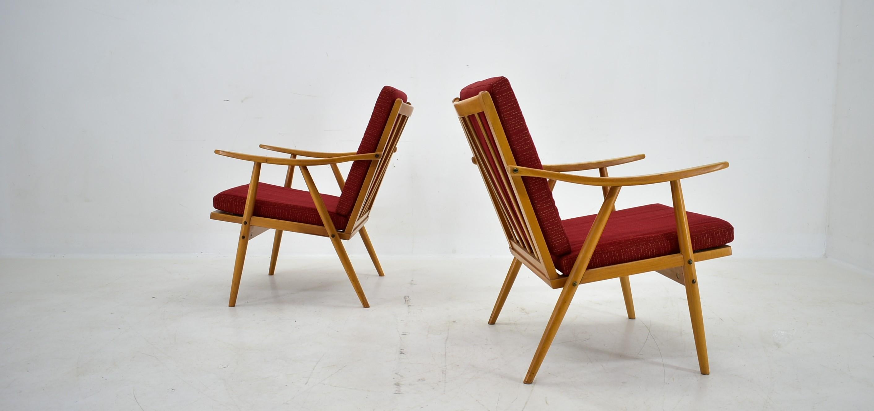 Paire de fauteuils en hêtre Ton/Thonet des années 1960, Tchécoslovaquie Bon état - En vente à Praha, CZ