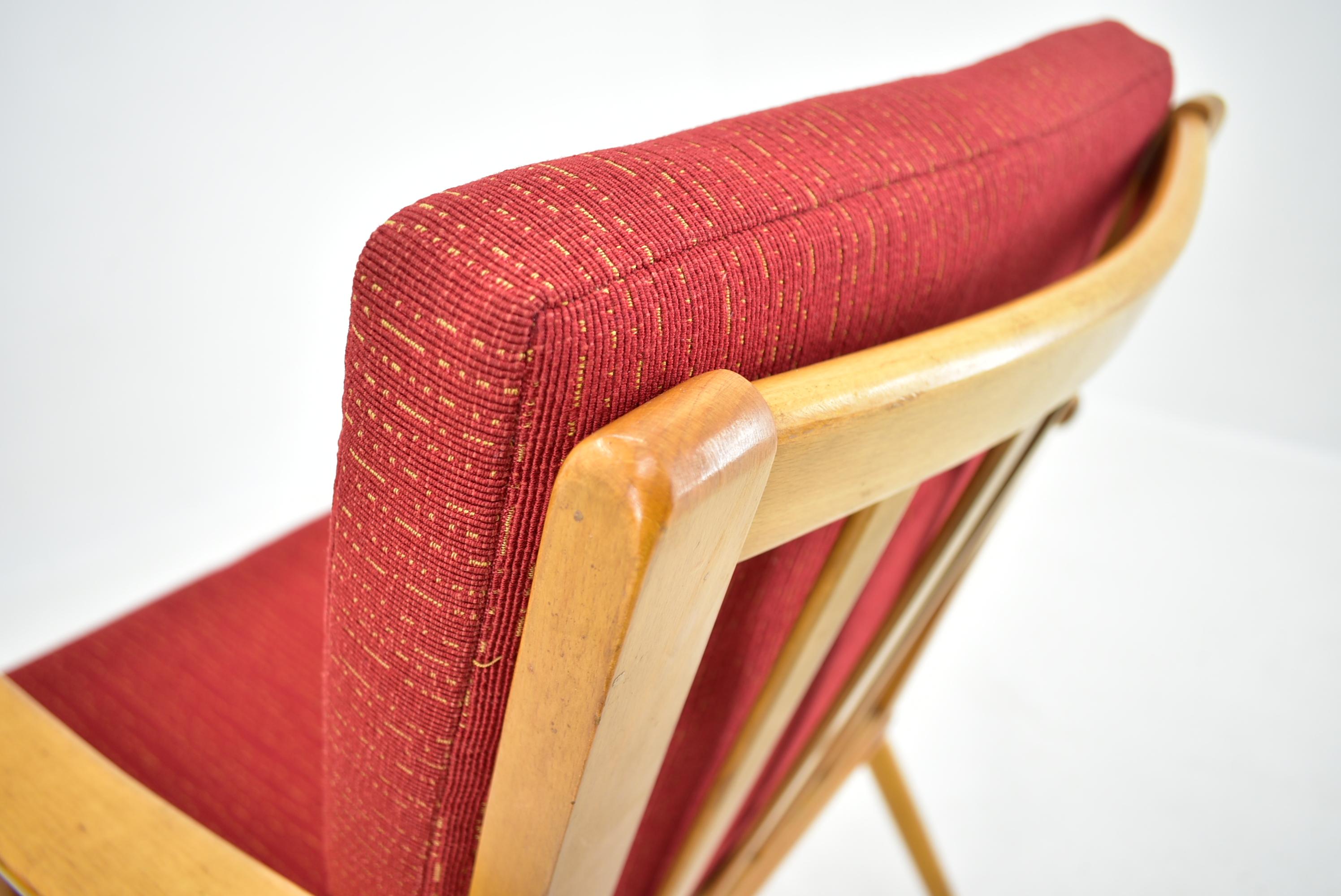Tissu Paire de fauteuils en hêtre Ton/Thonet des années 1960, Tchécoslovaquie en vente