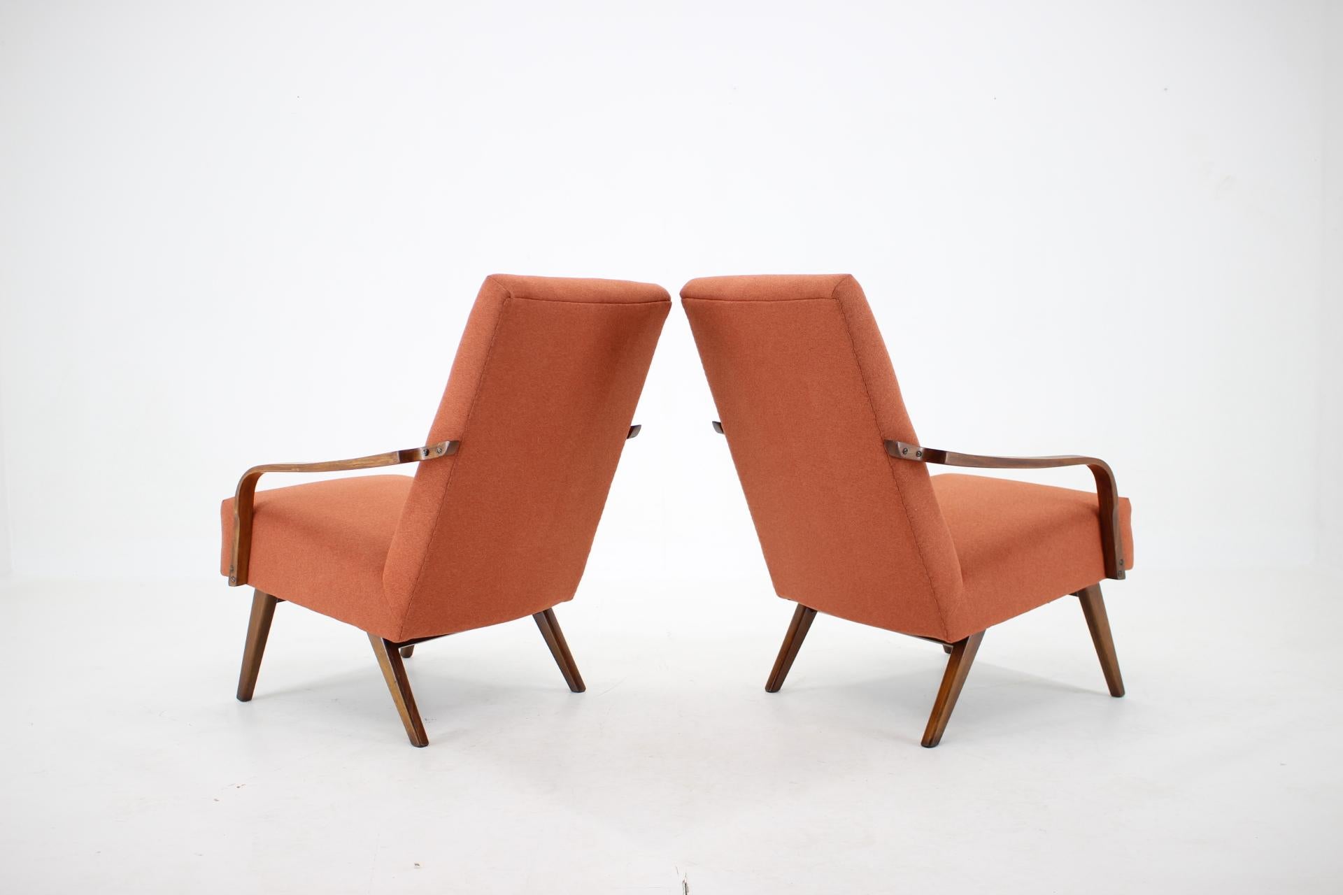 1960s Pair of Vintage Armchairs, Czechoslovakia In Good Condition For Sale In Praha, CZ