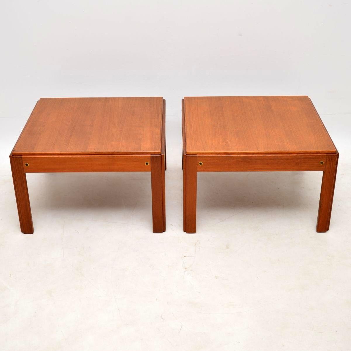 A top quality and very smart pair of Danish teak vintage side tables, these are from the Plexus range, designed by Illum Wikkelso and made by CFC Silkeborg. They date from the 1960s and are in excellent condition for their age. There is just some