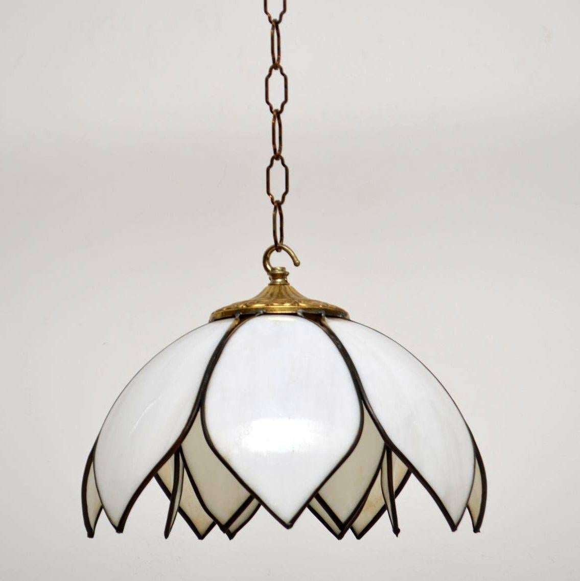 1960s Pair of Vintage Pendant Lamps In Excellent Condition In London, GB