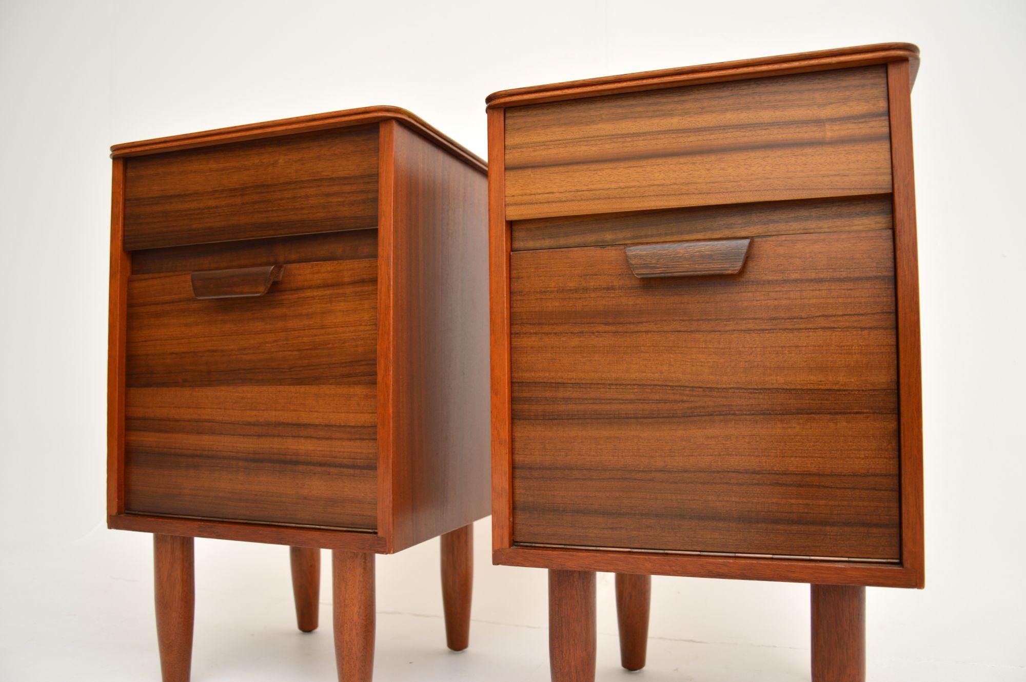 1960's Pair of Vintage Walnut Bedside Cabinets by Uniflex In Good Condition In London, GB