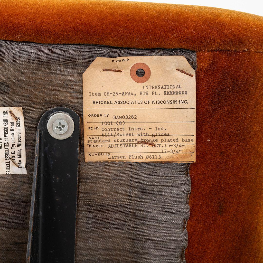 Coppia di poltrone con paraurti Ward Bennett per Brickel Associates degli anni '60 in vendita 4