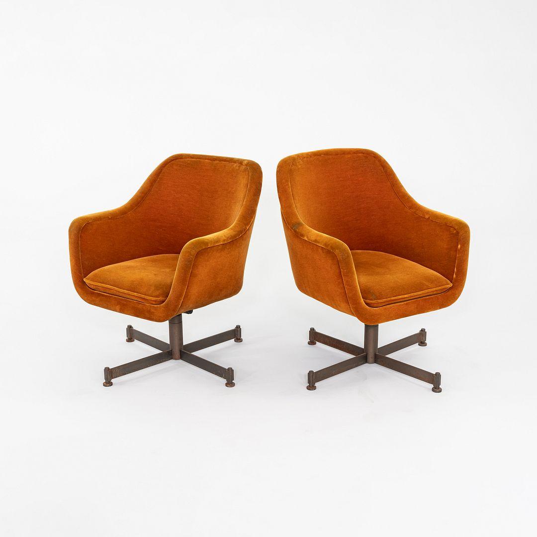 Moderno Coppia di poltrone con paraurti Ward Bennett per Brickel Associates degli anni '60 in vendita